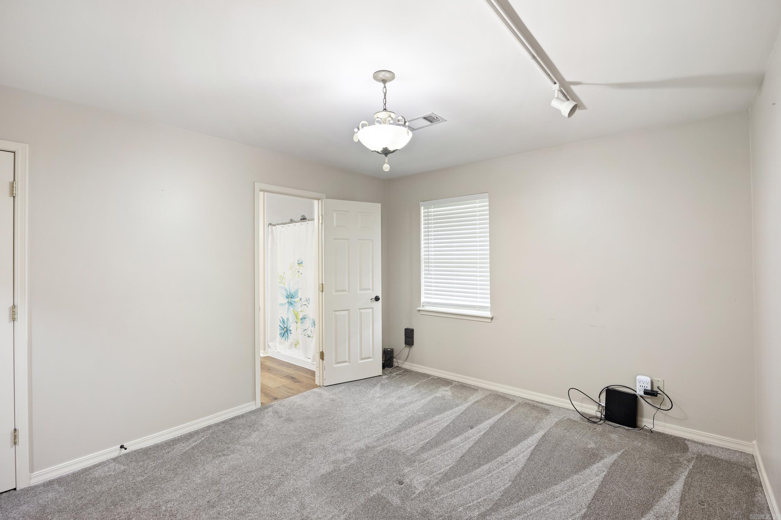 2916 Highland Dr  Russellville, AR