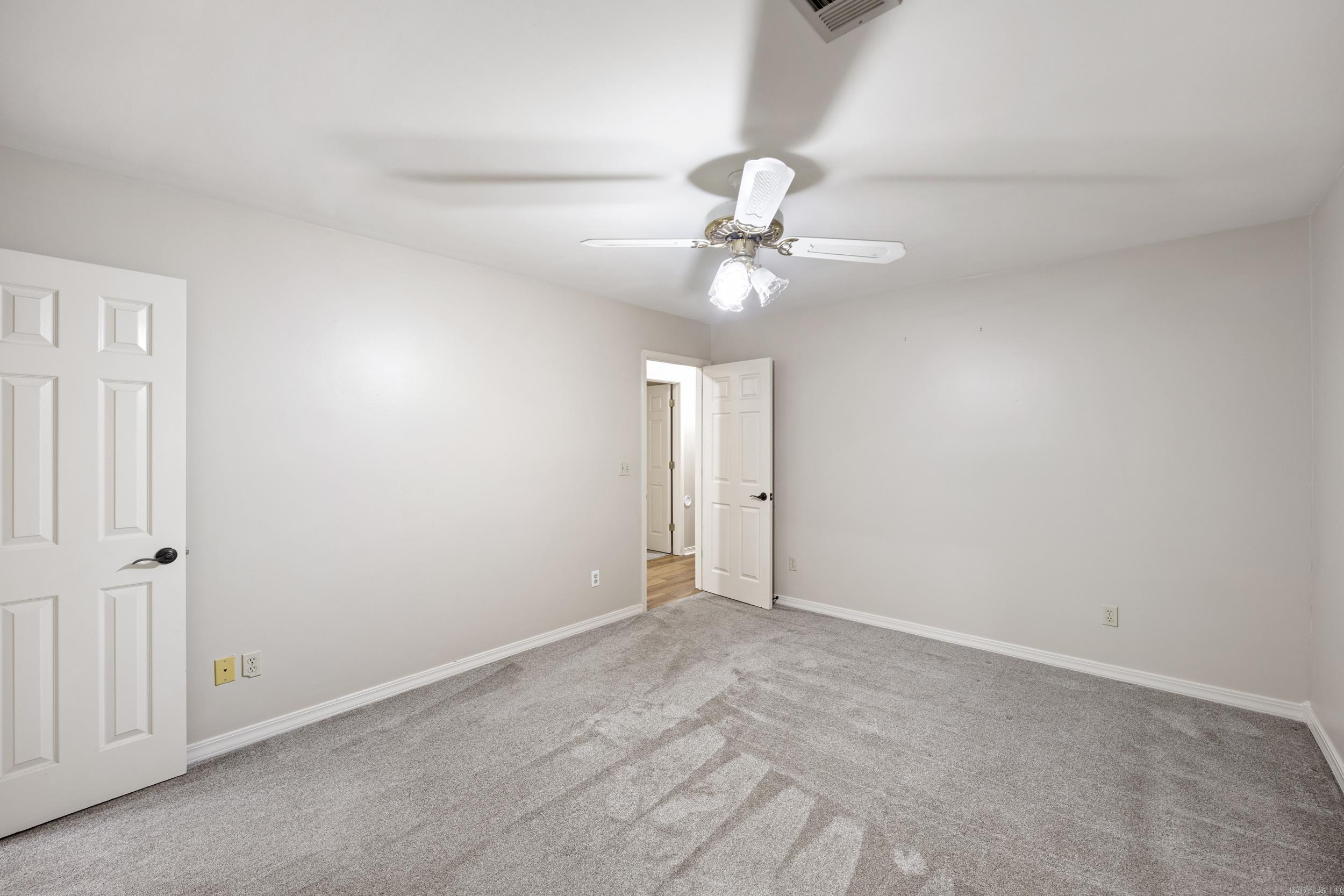 2916 Highland Dr  Russellville, AR