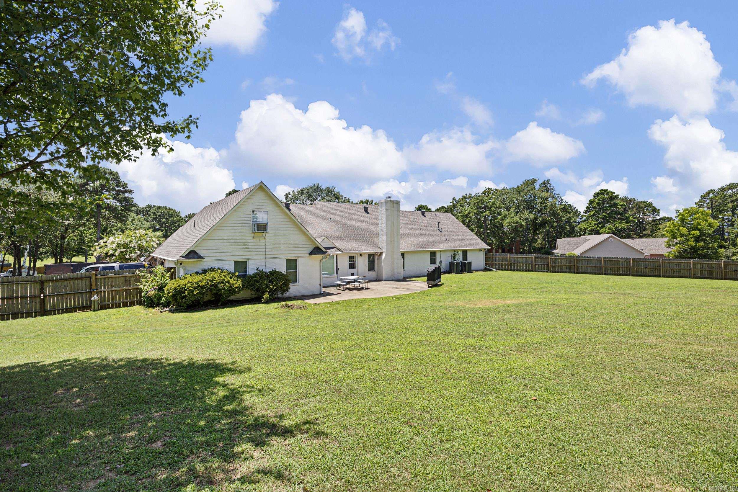 2916 Highland Dr  Russellville, AR