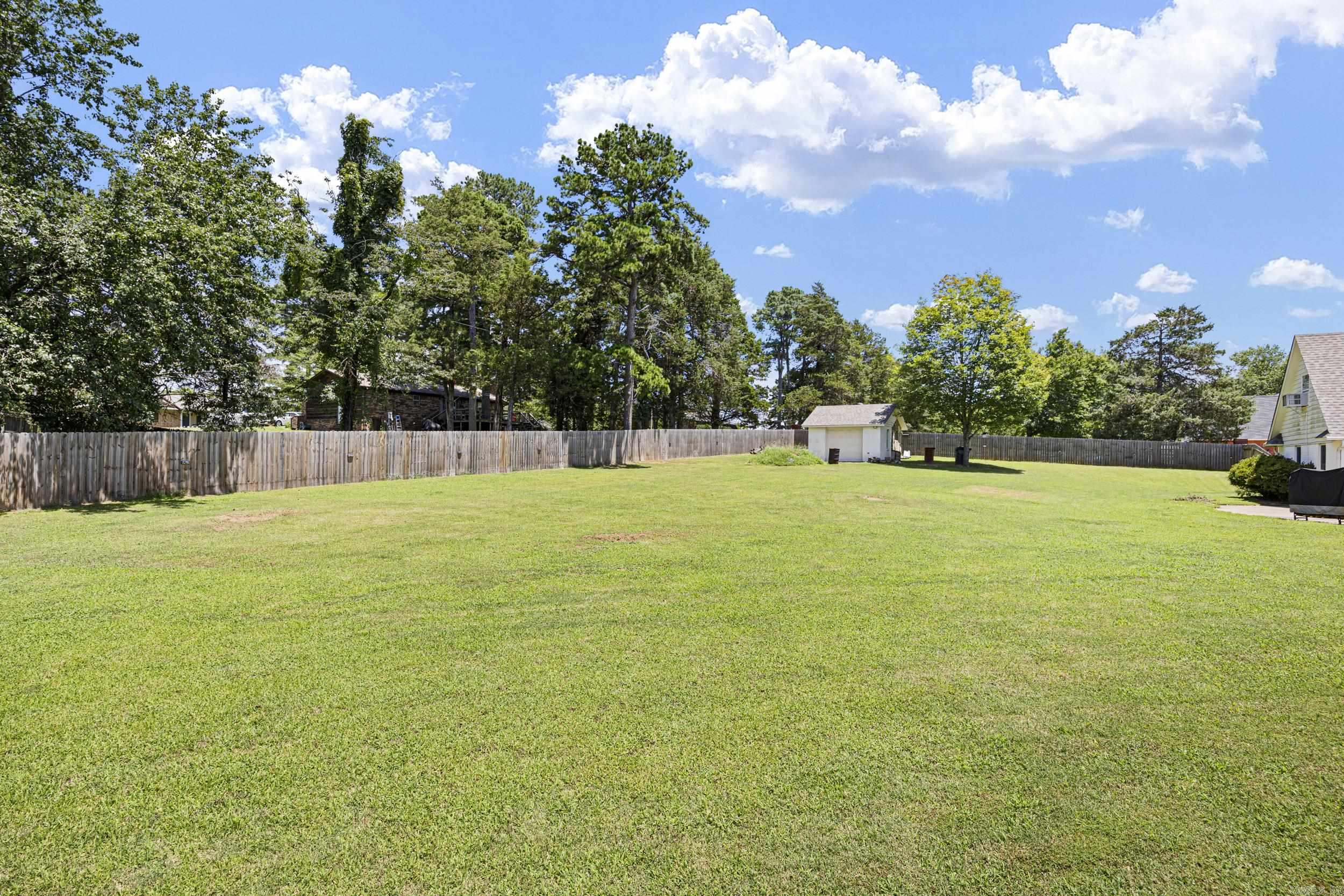 2916 Highland Dr  Russellville, AR