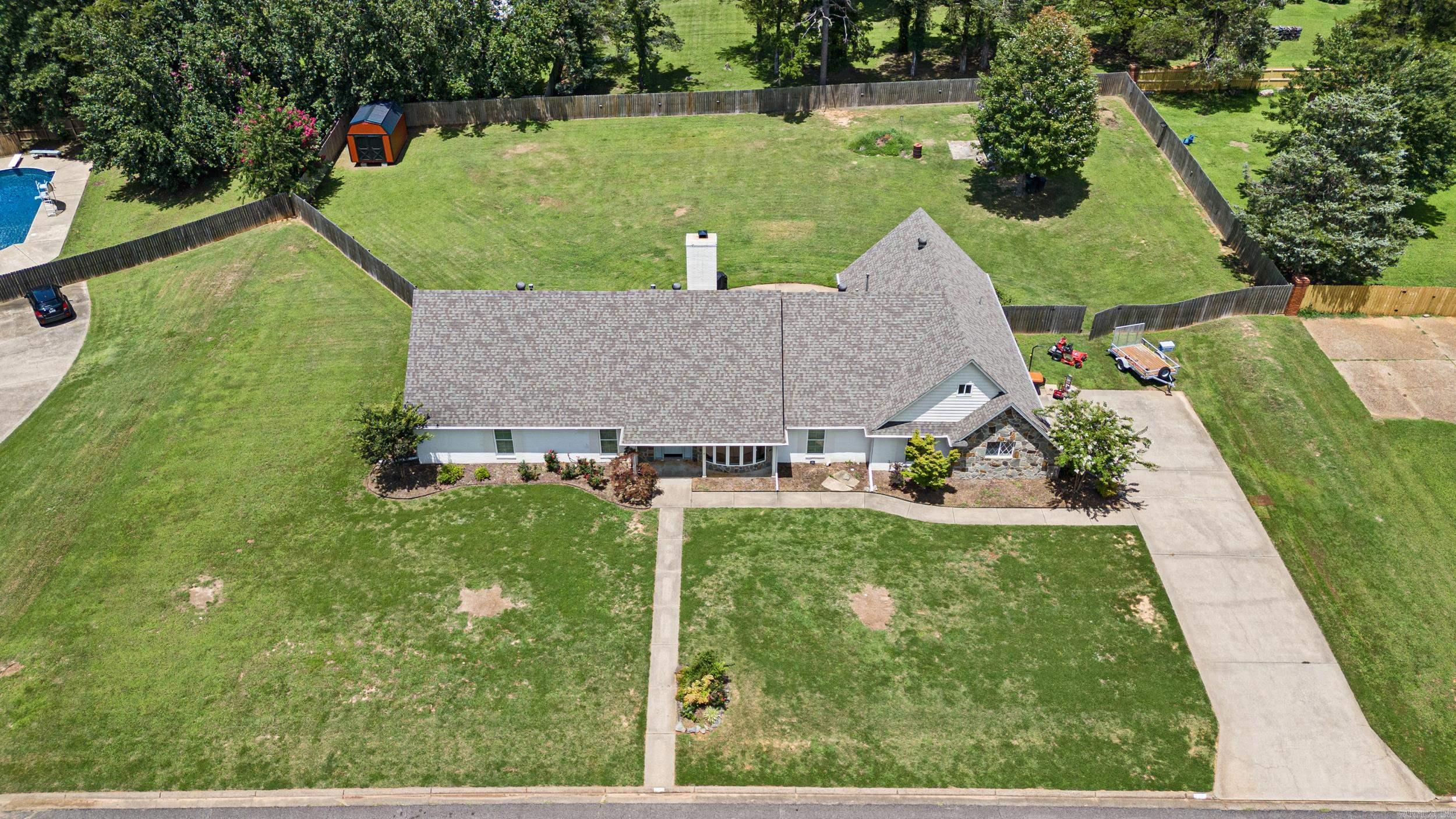 2916 Highland Dr  Russellville, AR