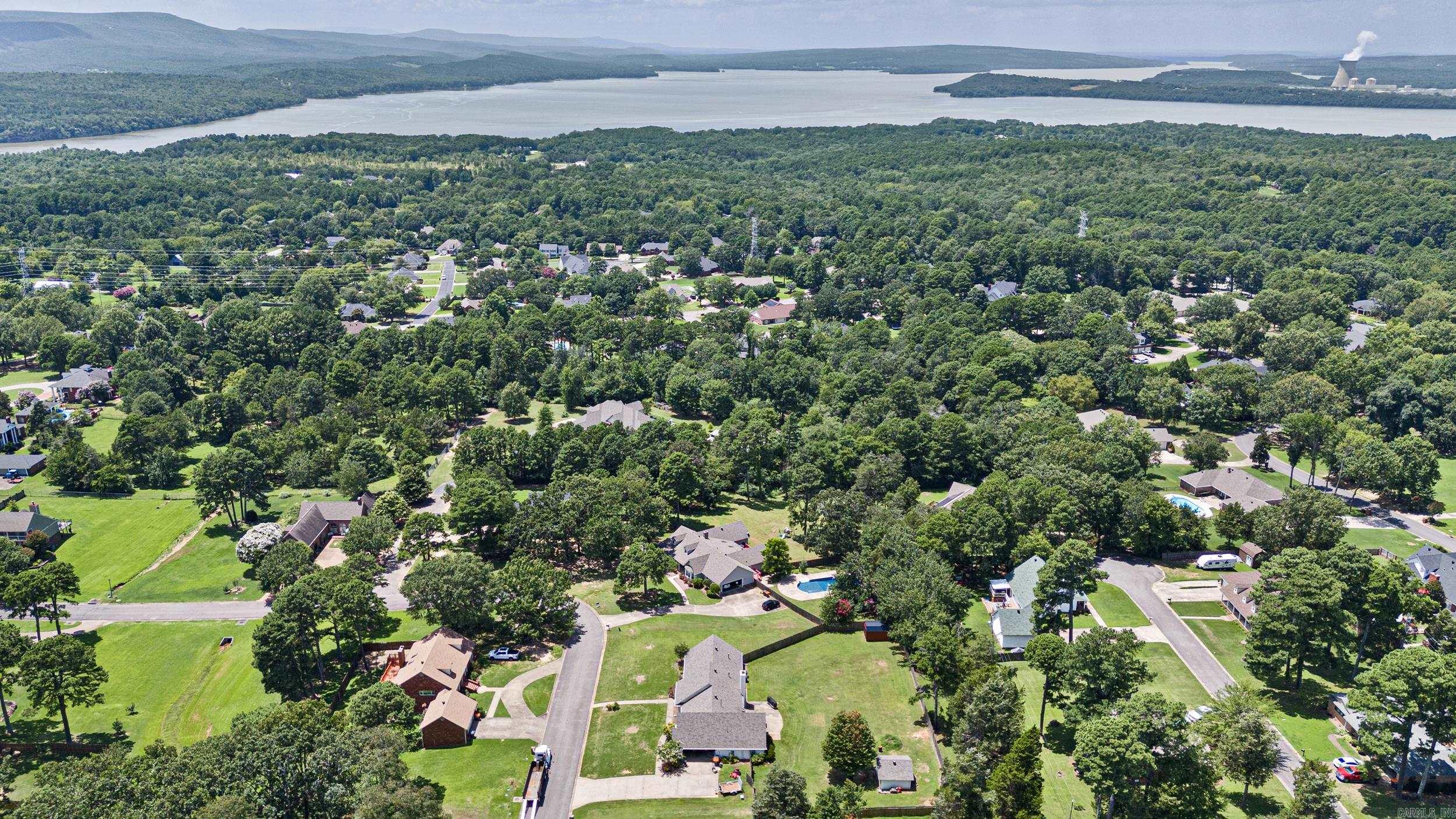 2916 Highland Dr  Russellville, AR