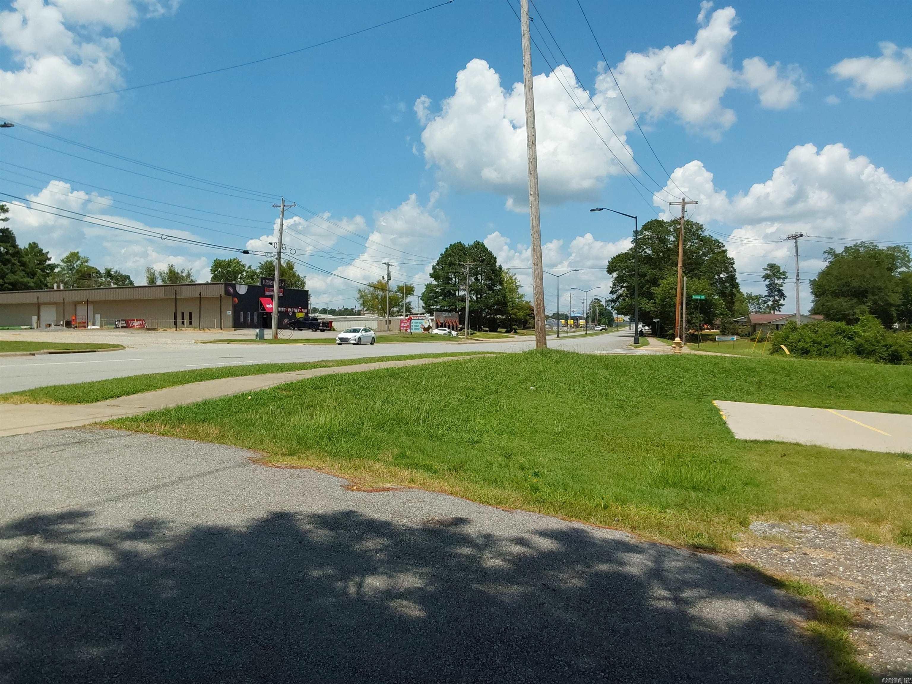 3111 Military  Benton, AR