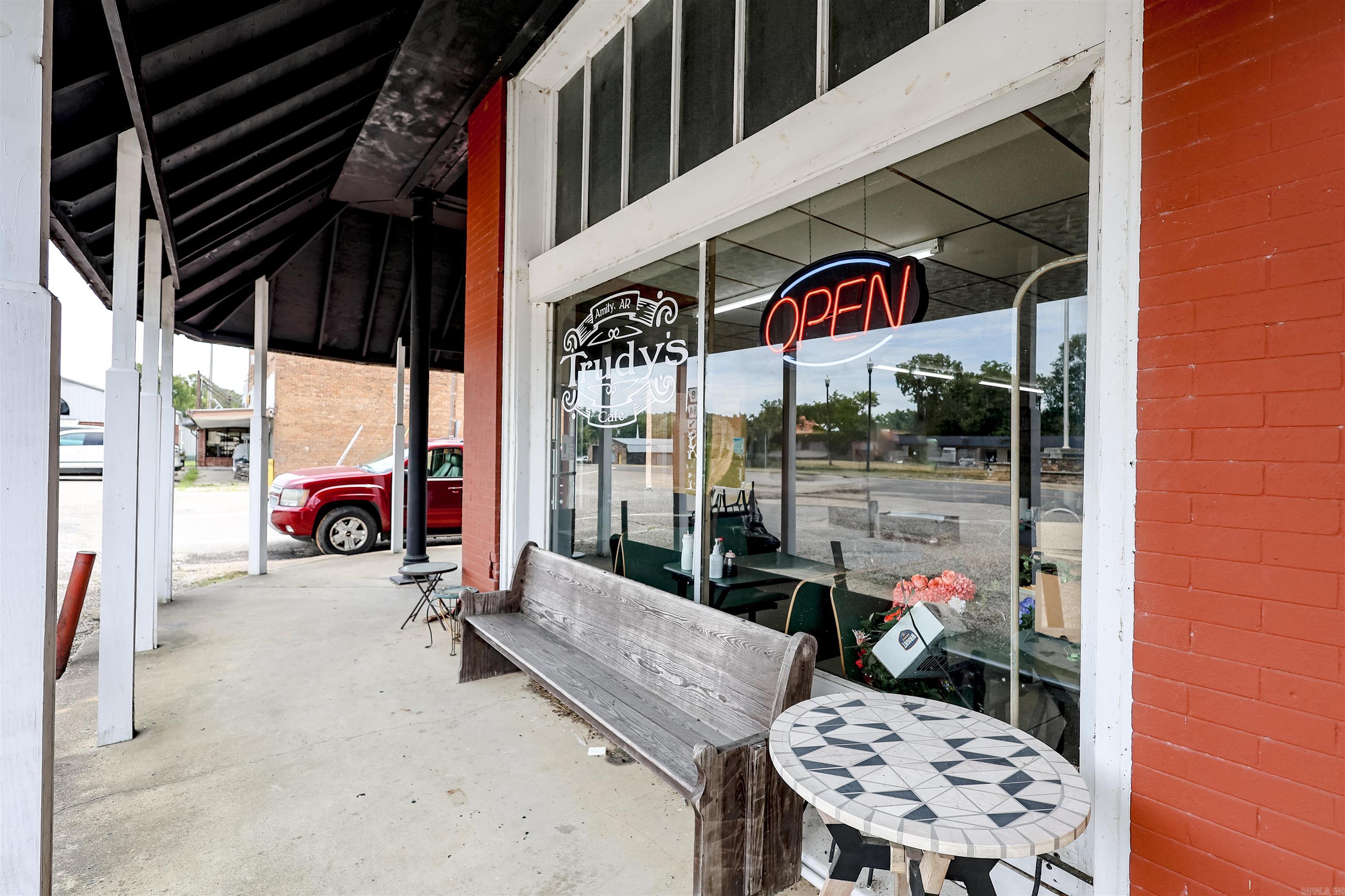 103 W Thompson  Amity, AR