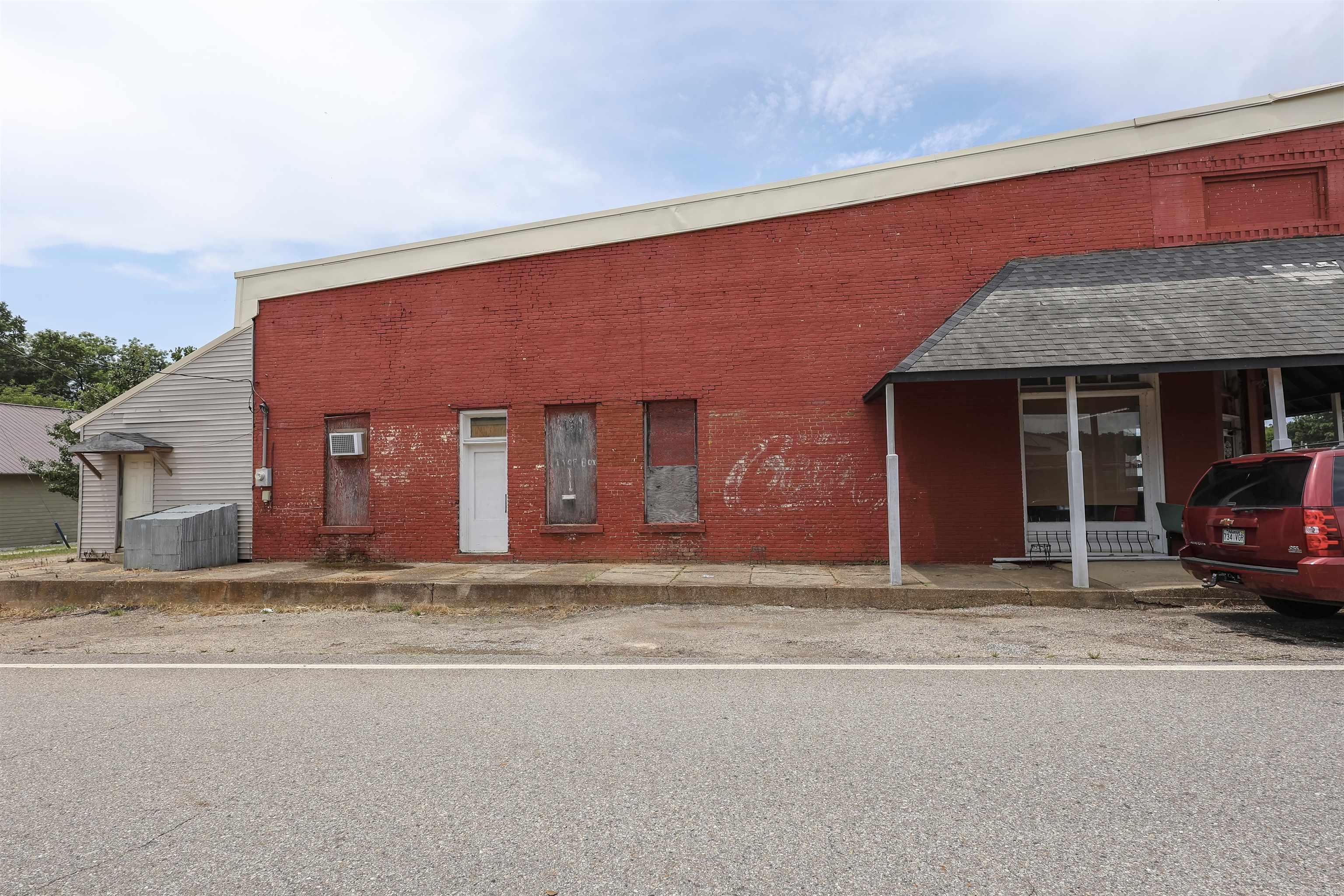 103 W Thompson  Amity, AR