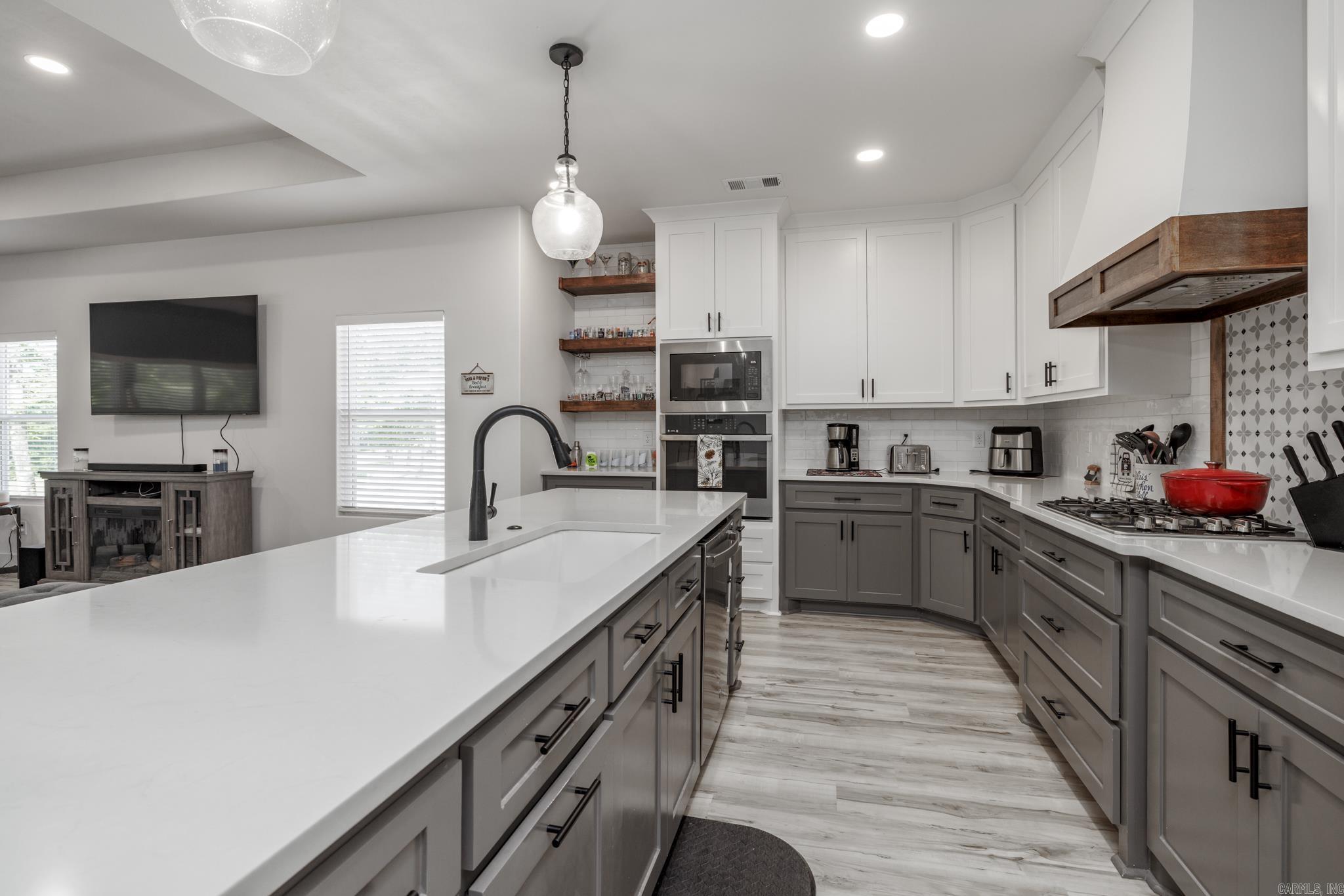 171 Cifuentes  Hot Springs Village, AR