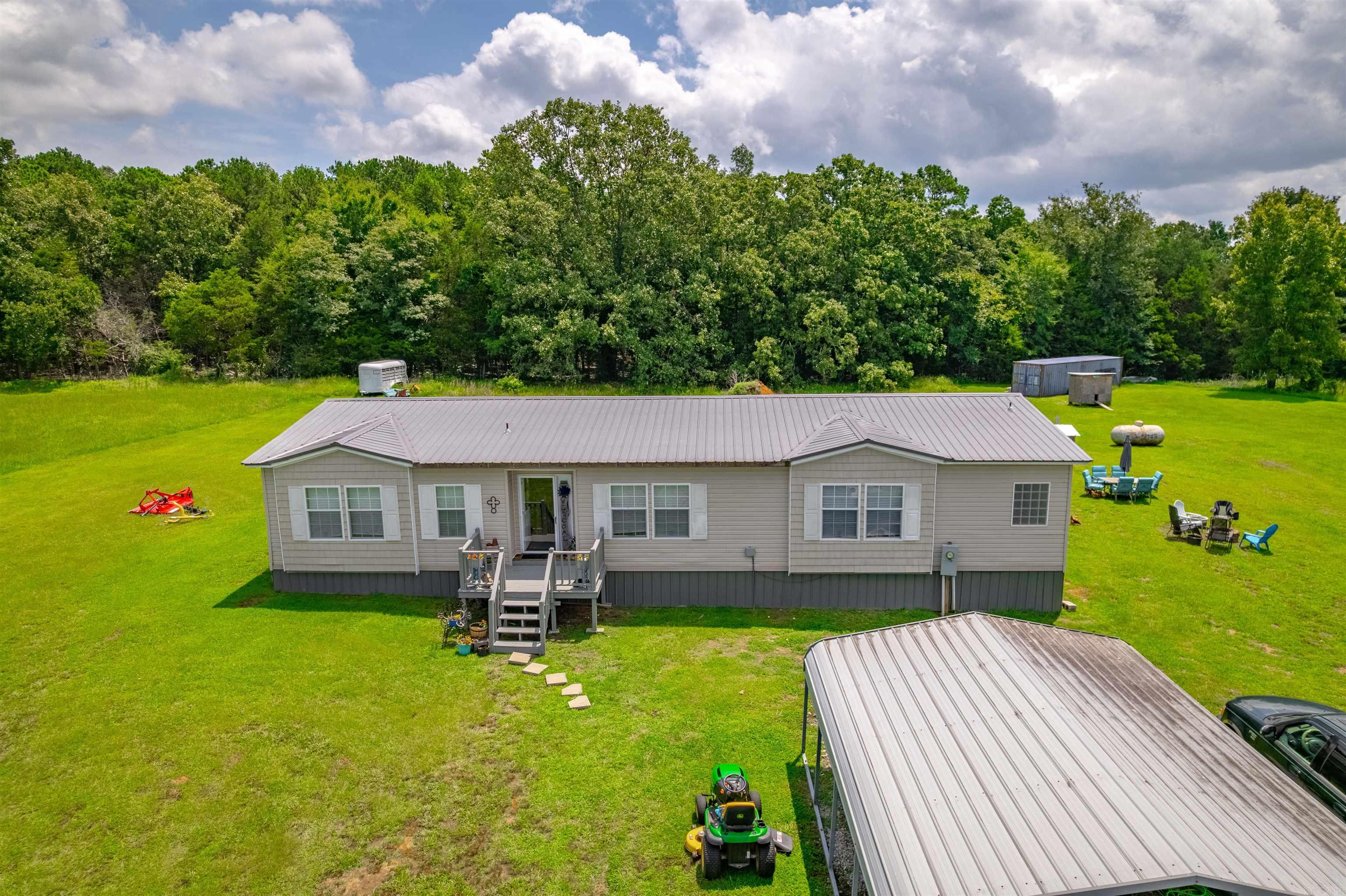 1514 Budd Creek Road  Greers Ferry, AR