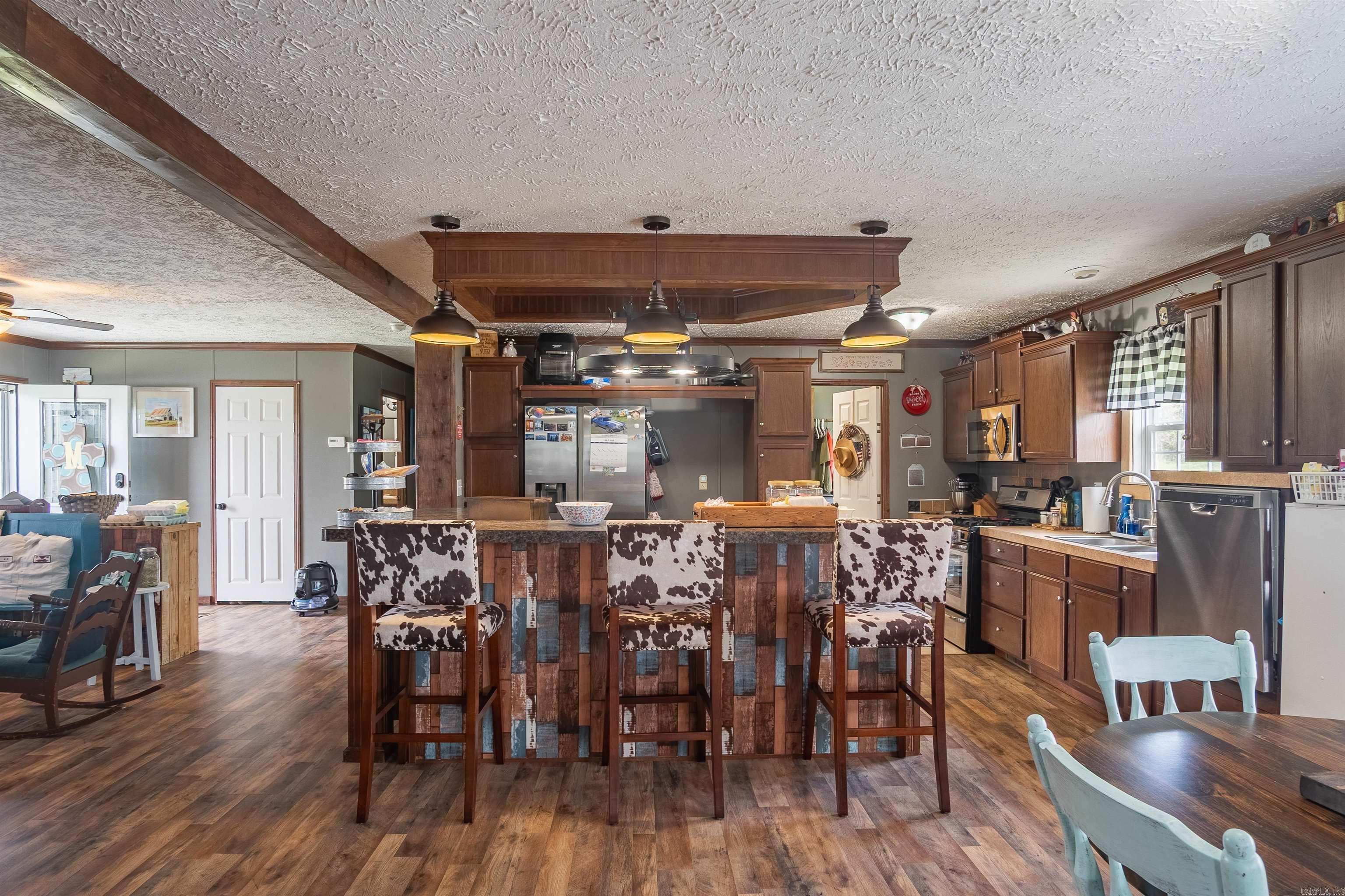 1514 Budd Creek Road  Greers Ferry, AR