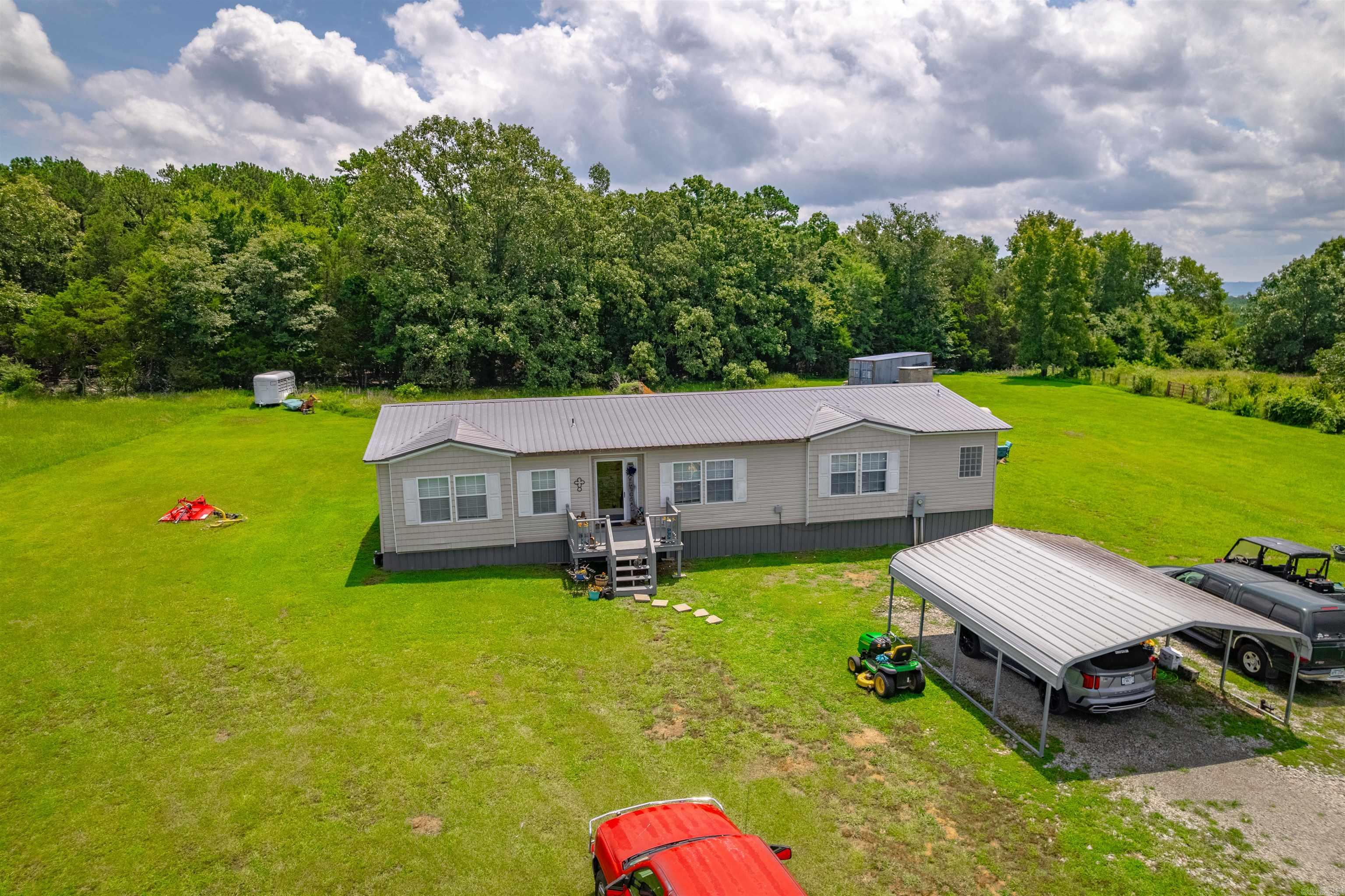 1514 Budd Creek Road  Greers Ferry, AR