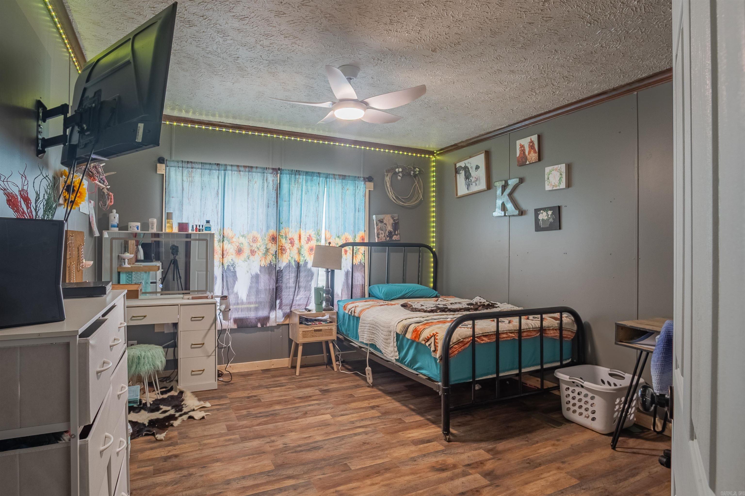 1514 Budd Creek Road  Greers Ferry, AR
