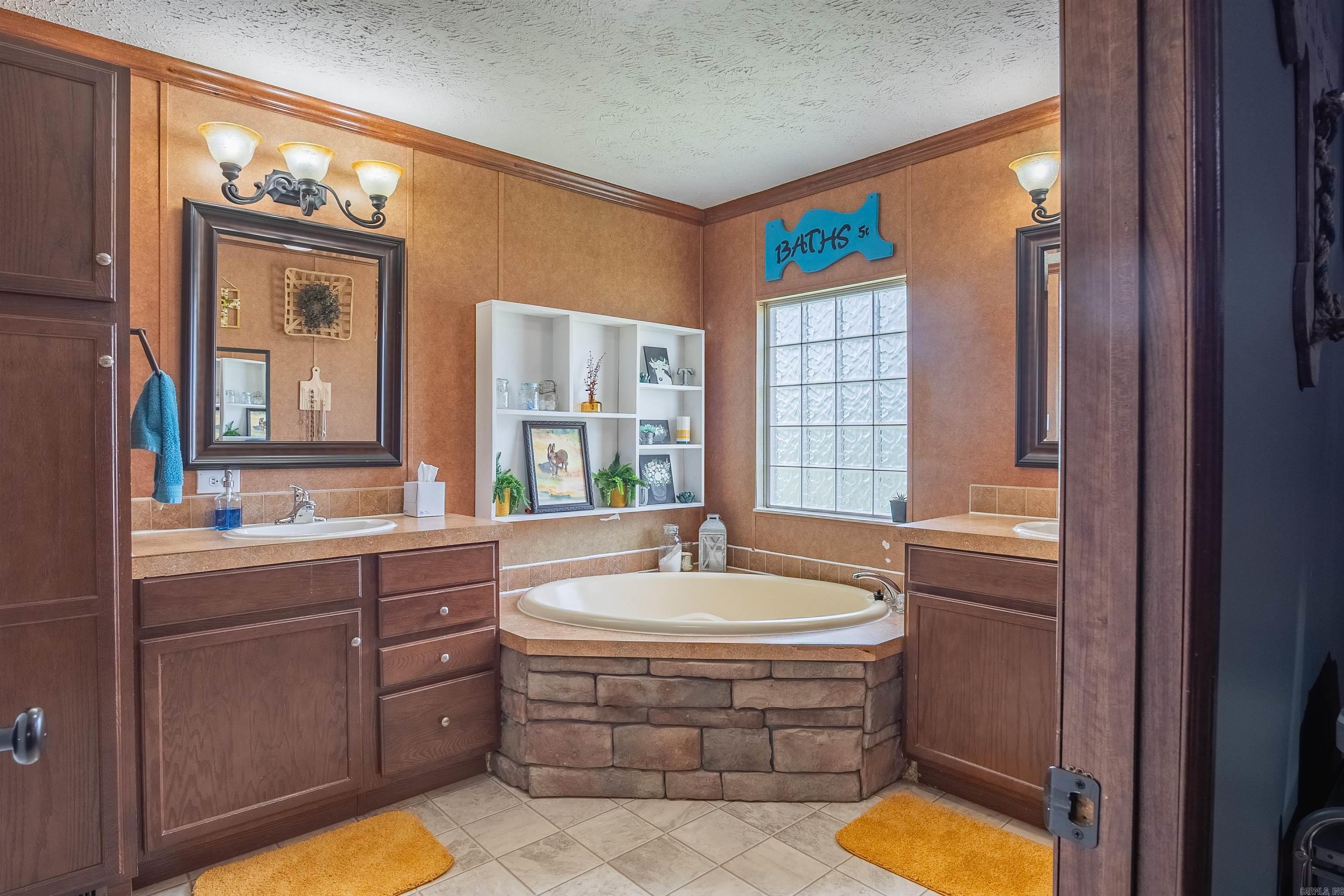 1514 Budd Creek Road  Greers Ferry, AR