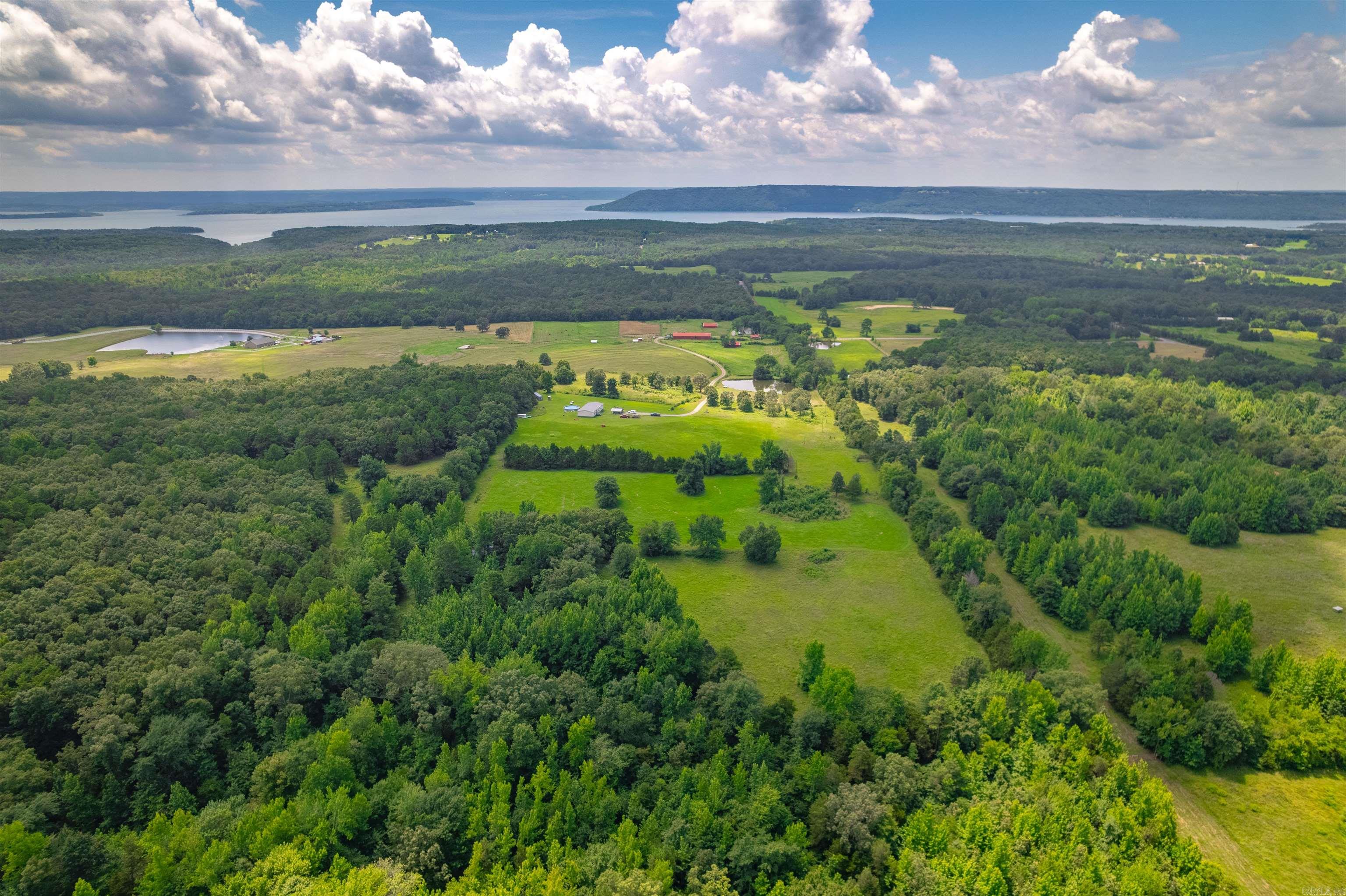 1514 Budd Creek Road  Greers Ferry, AR