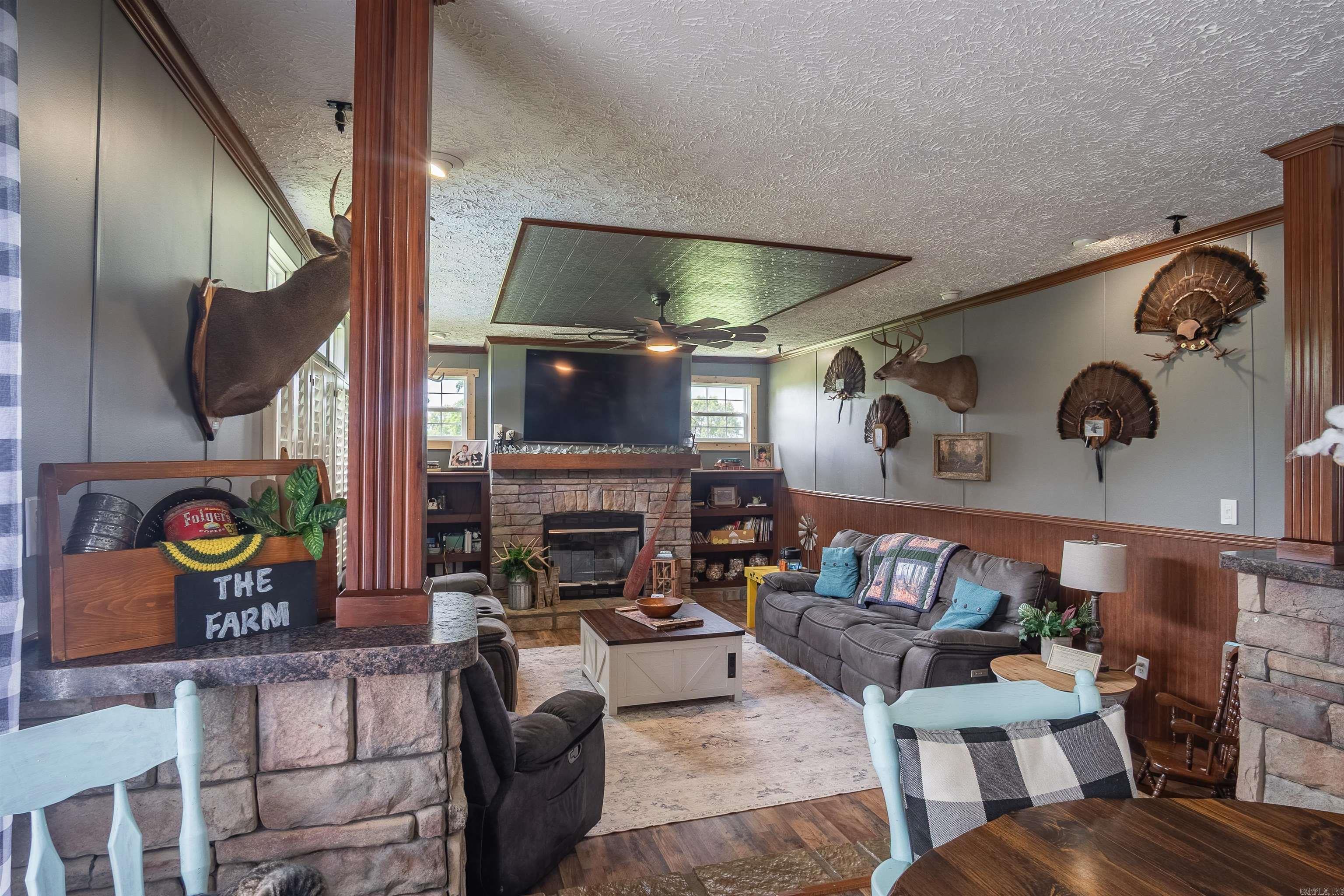 1514 Budd Creek Road  Greers Ferry, AR