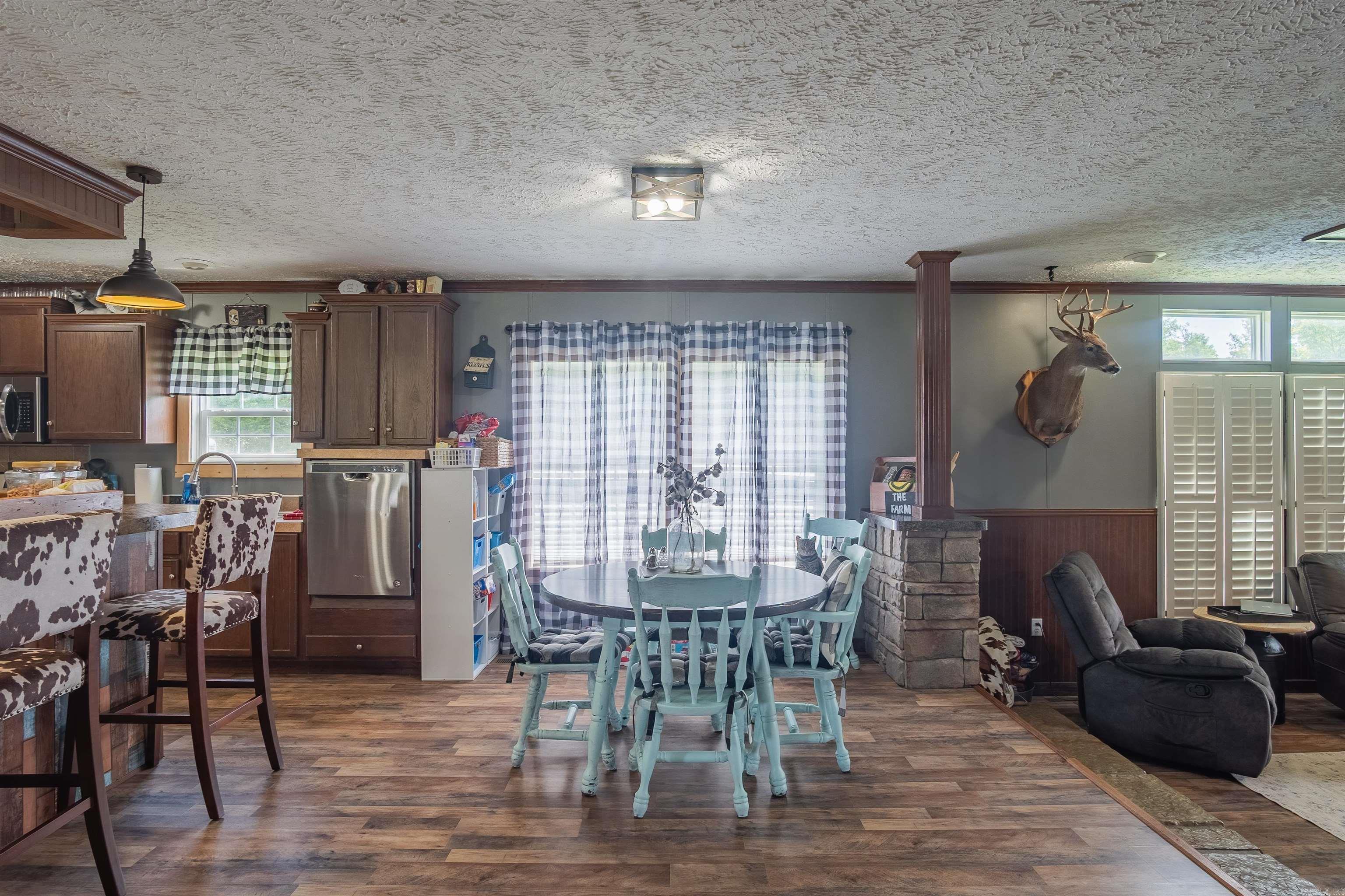 1514 Budd Creek Road  Greers Ferry, AR