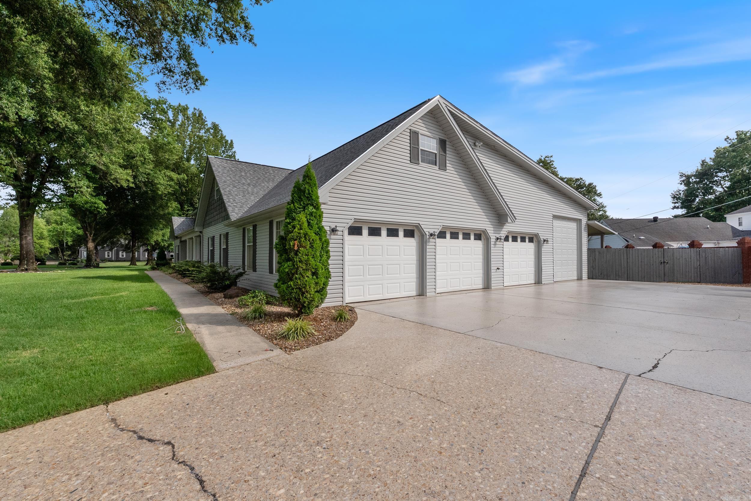 7 River Oaks  Searcy, AR