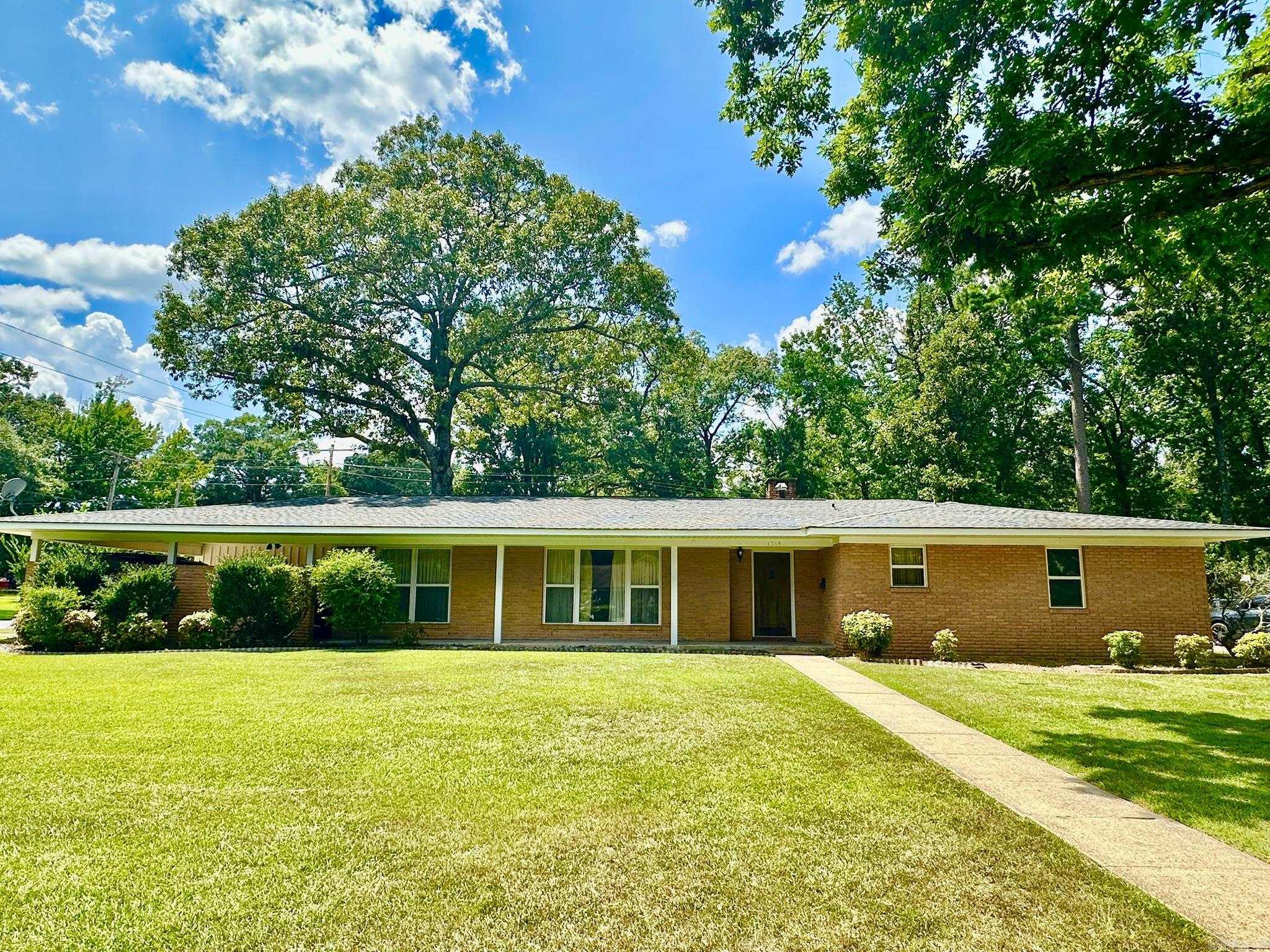 1314 Elm St  Crossett, AR