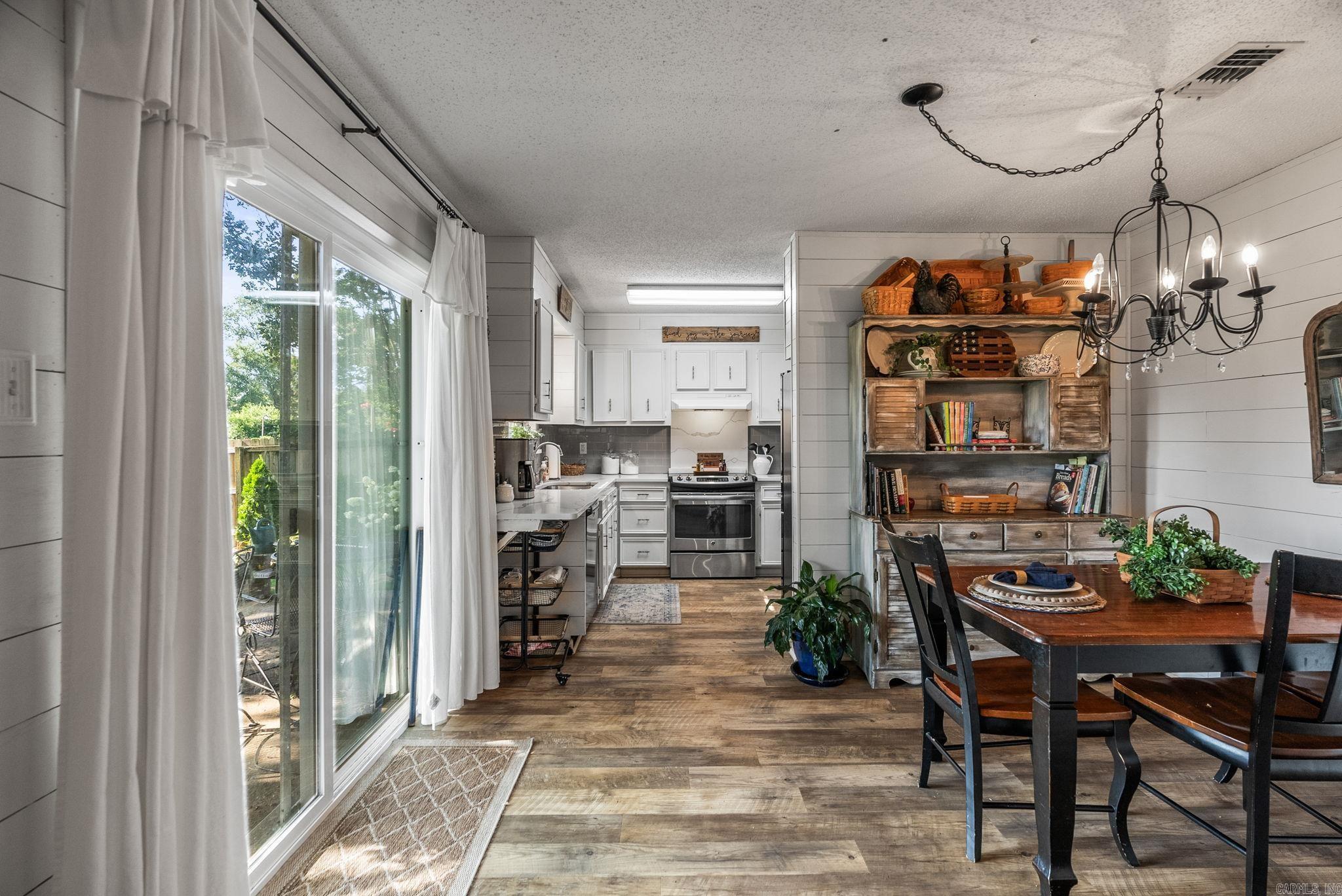 2613 Ozark  North Little Rock, AR