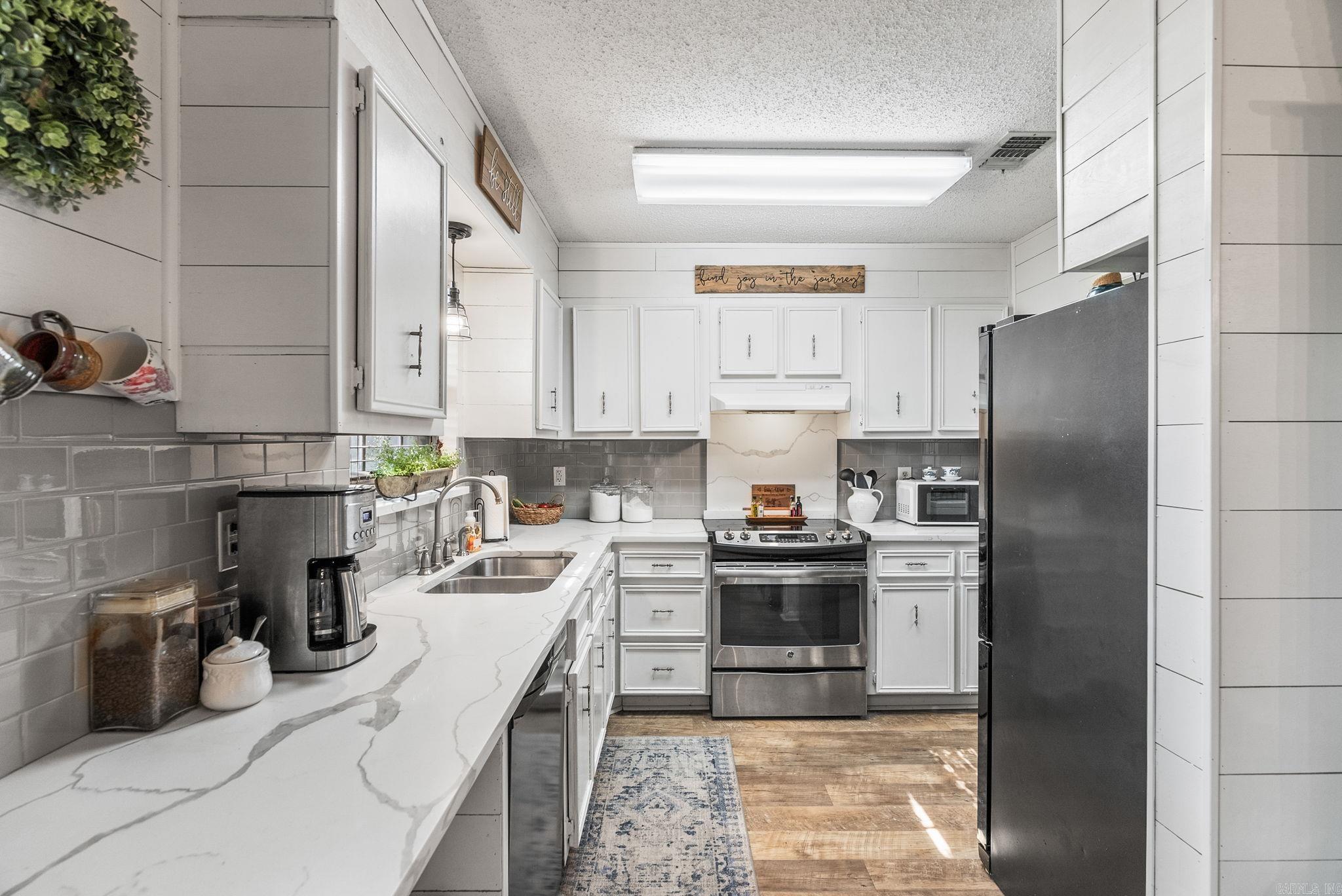 2613 Ozark  North Little Rock, AR