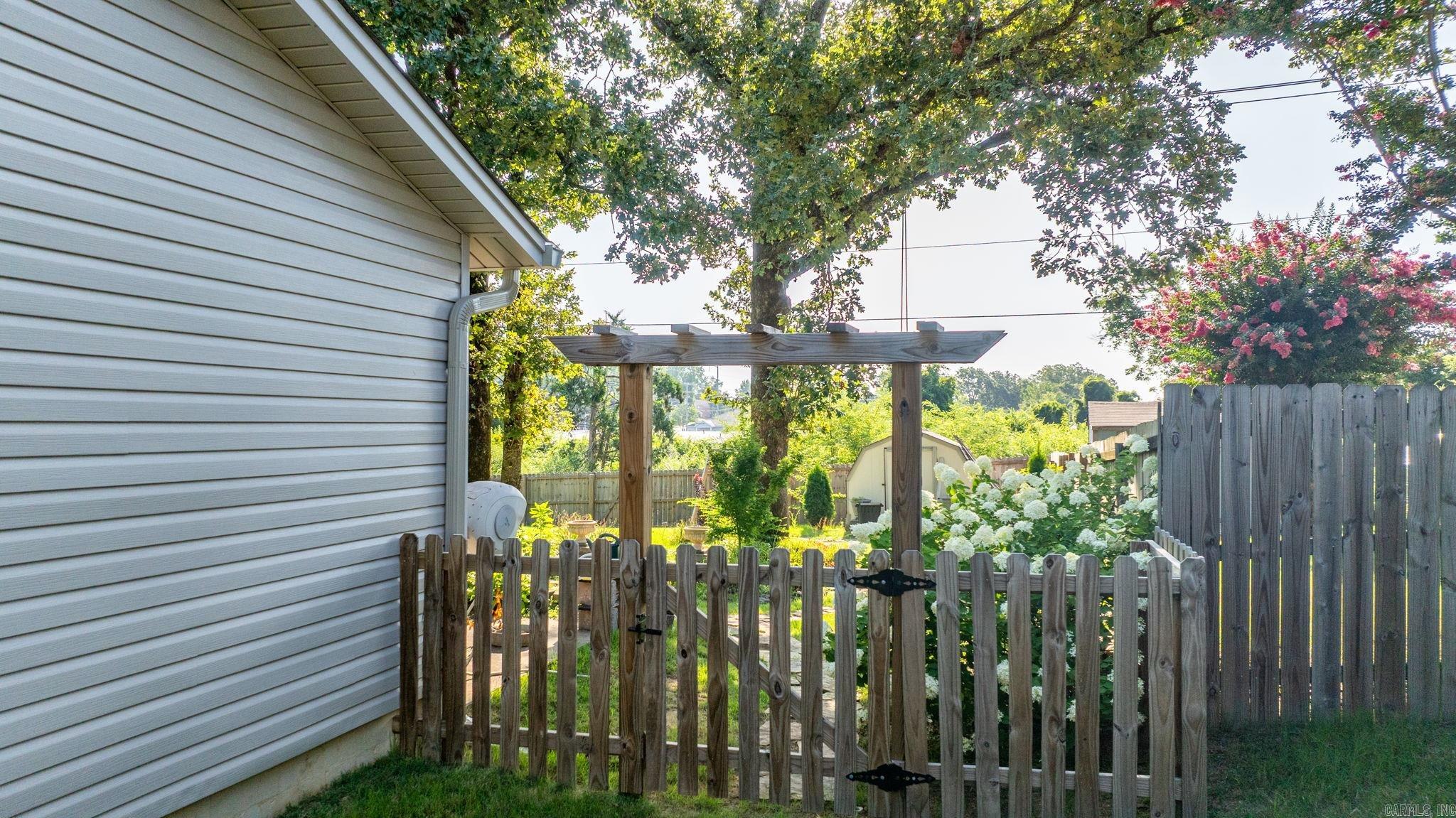 2613 Ozark  North Little Rock, AR