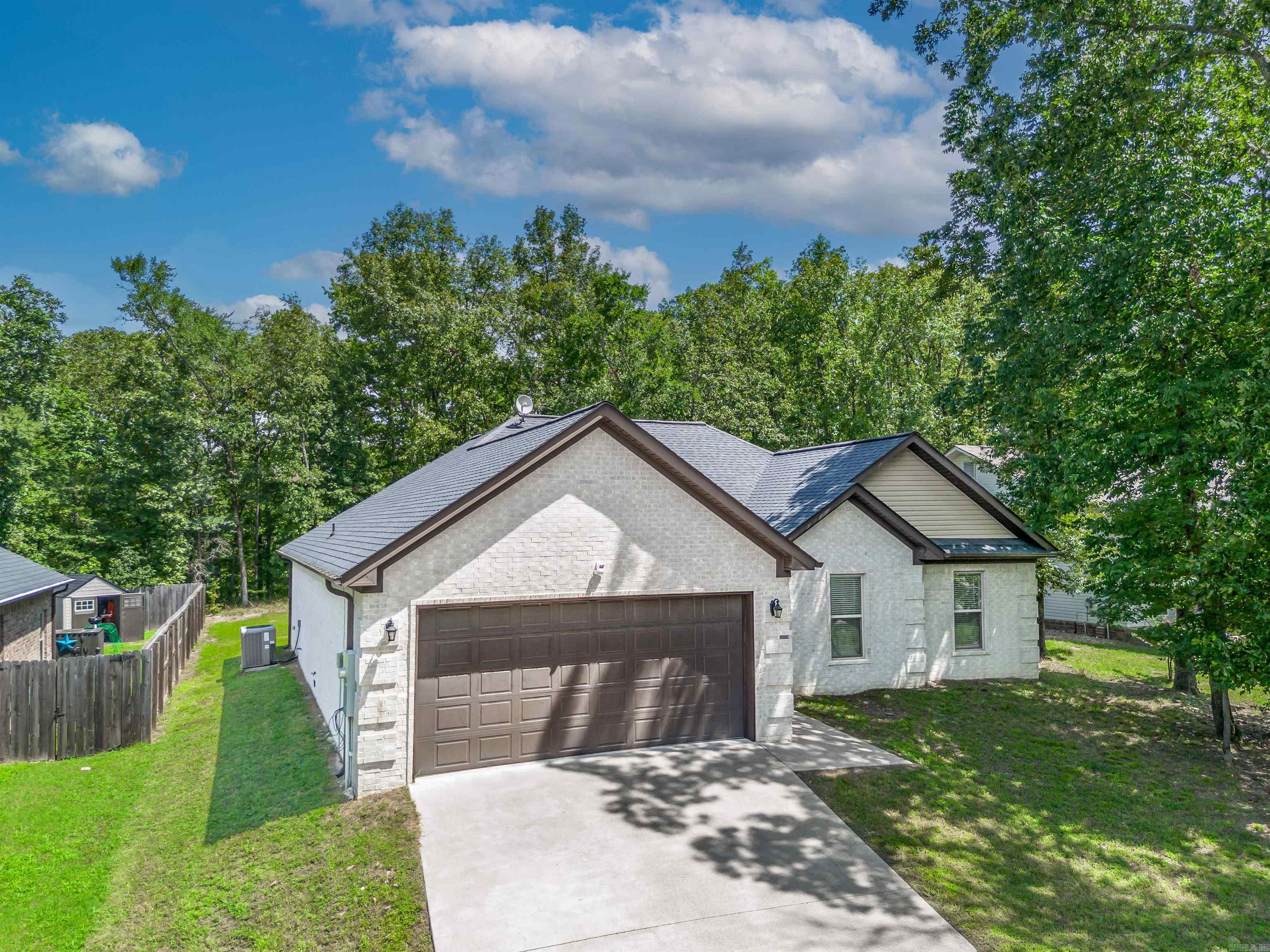 216 Diamondhead  Hot Springs, AR