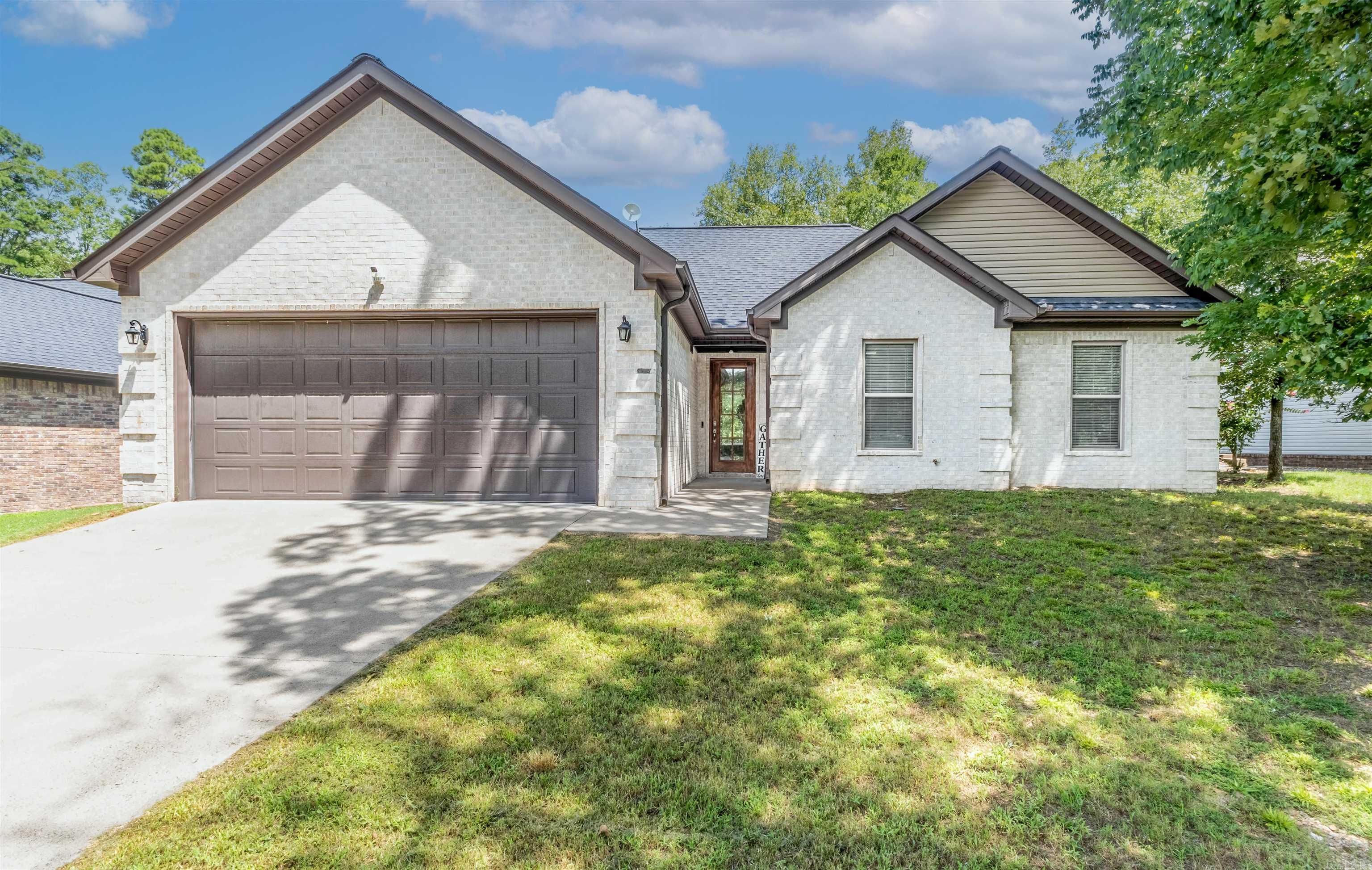 216 Diamondhead  Hot Springs, AR