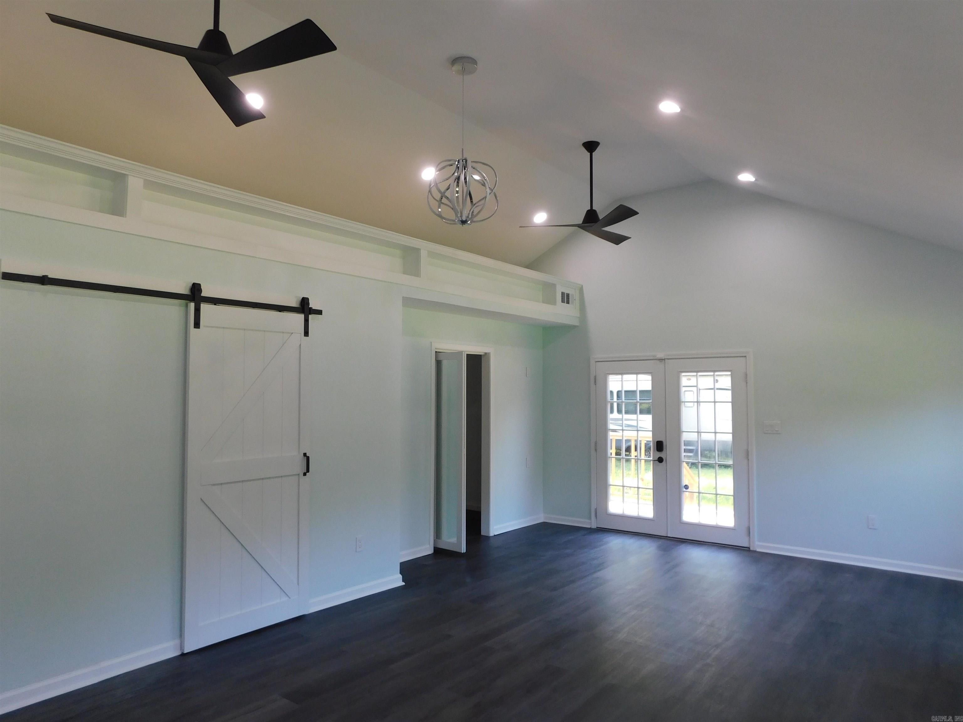 571 Daffodil  Romance, AR