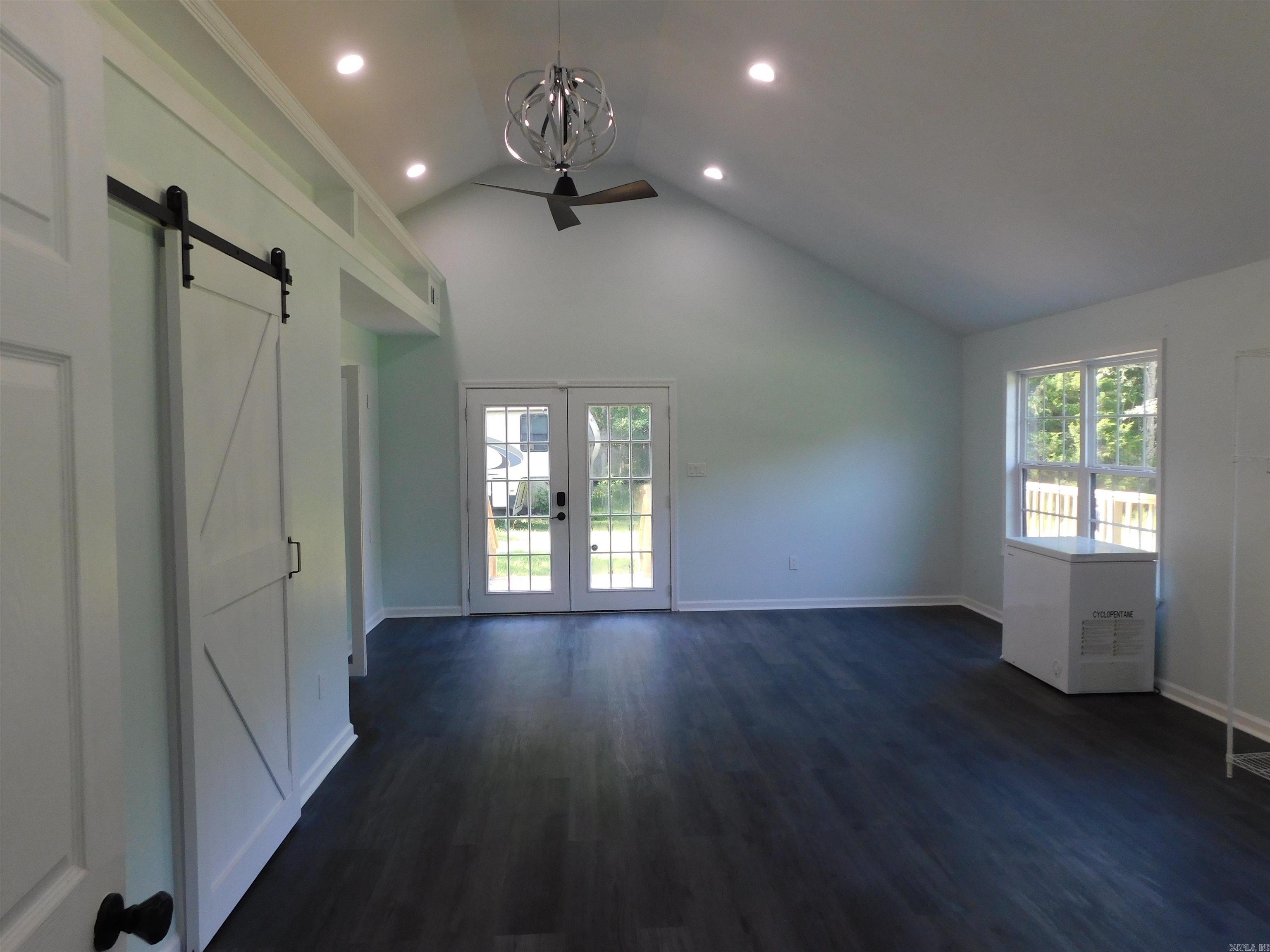 571 Daffodil  Romance, AR