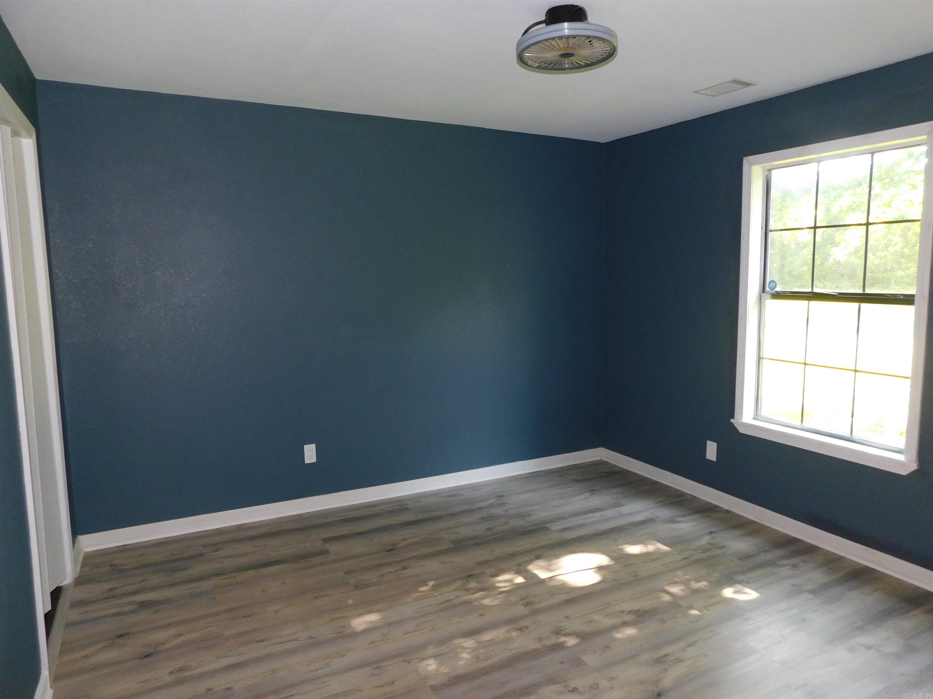 571 Daffodil  Romance, AR