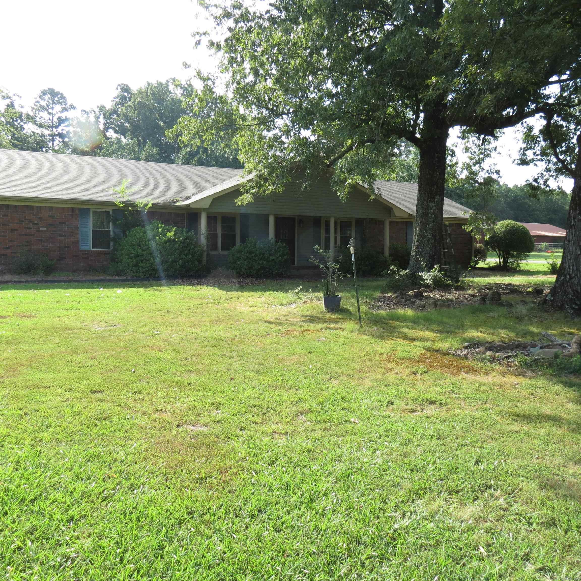 9201 Old Warren  Pine Bluff, AR