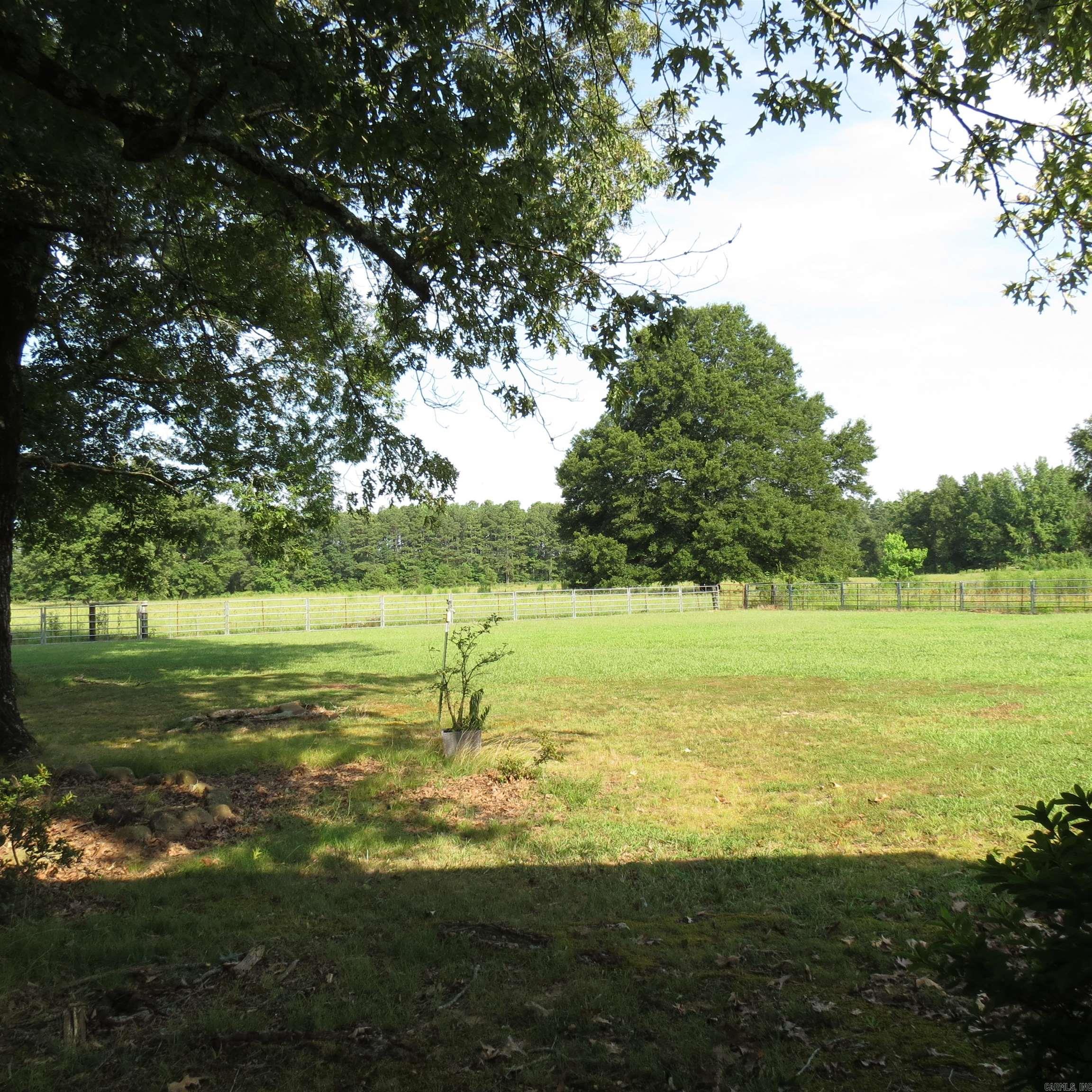 9201 Old Warren  Pine Bluff, AR