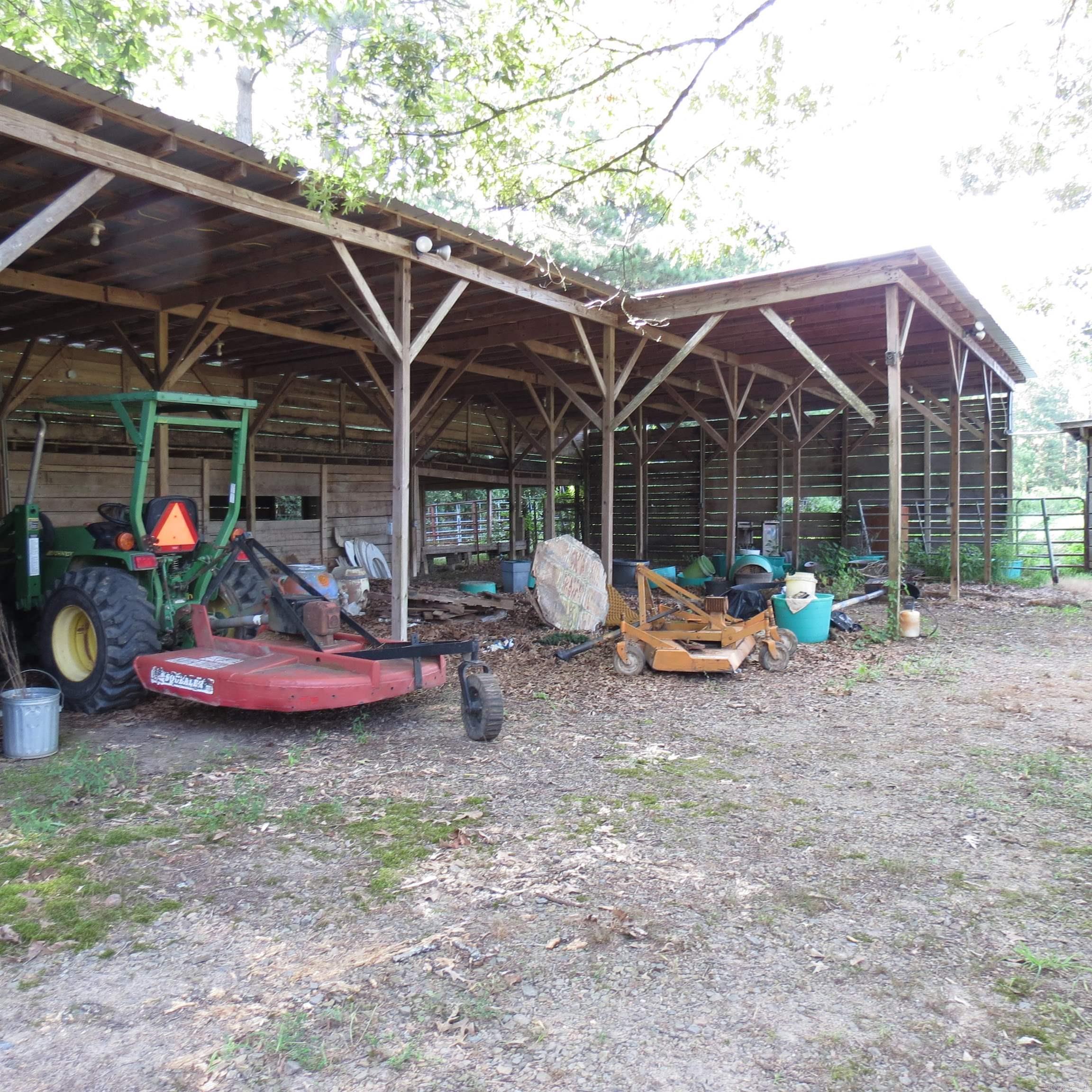 9201 Old Warren  Pine Bluff, AR