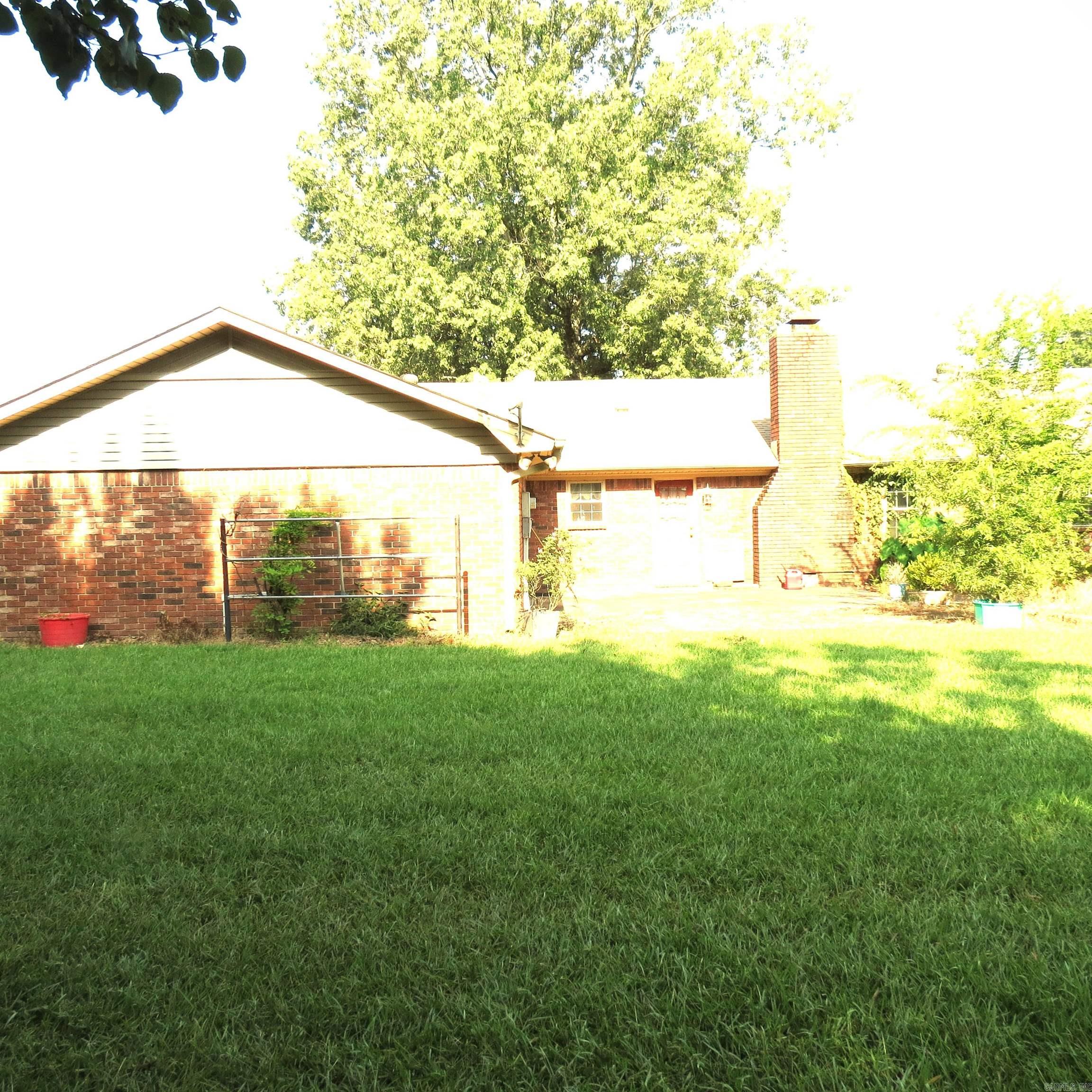 9201 Old Warren  Pine Bluff, AR