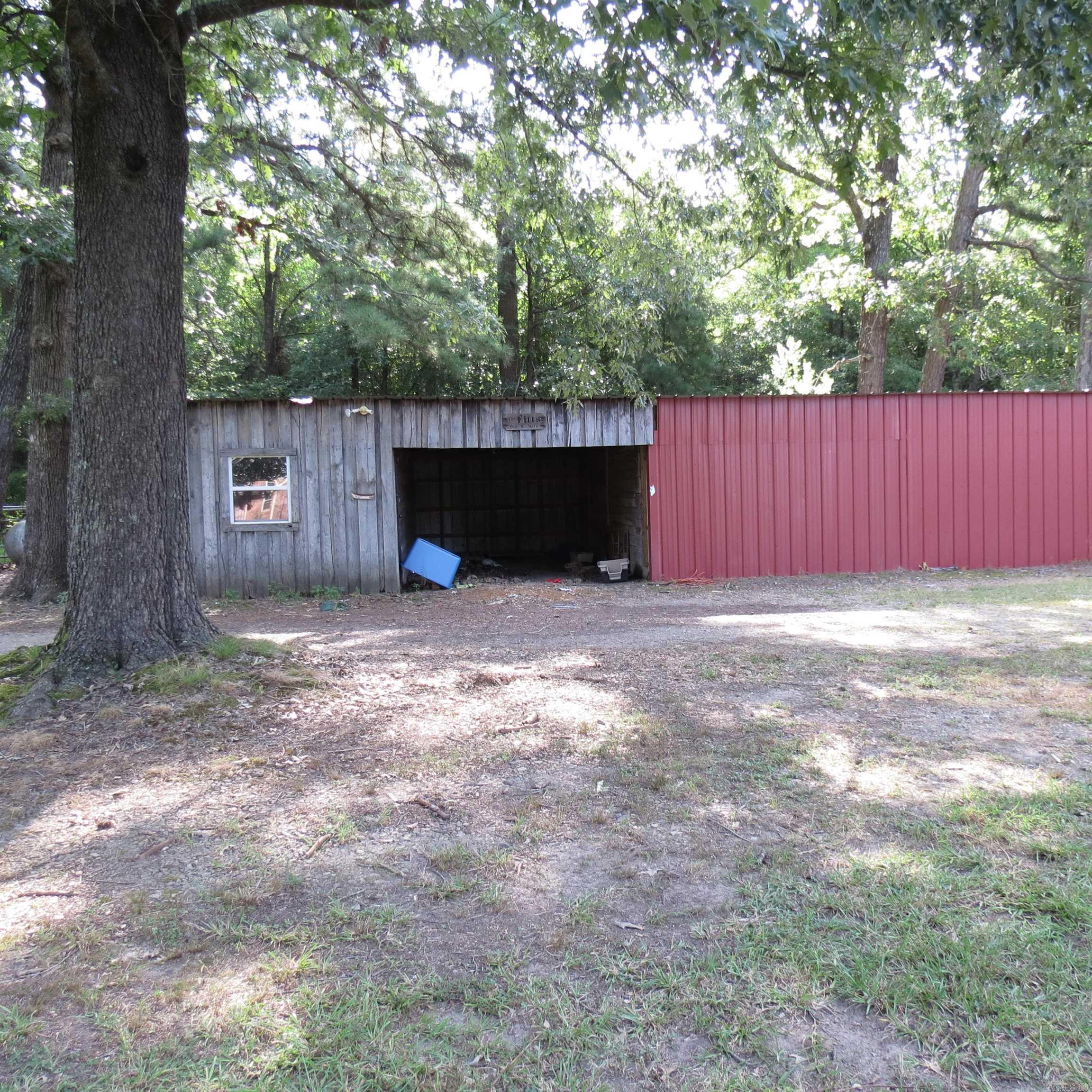9201 Old Warren  Pine Bluff, AR