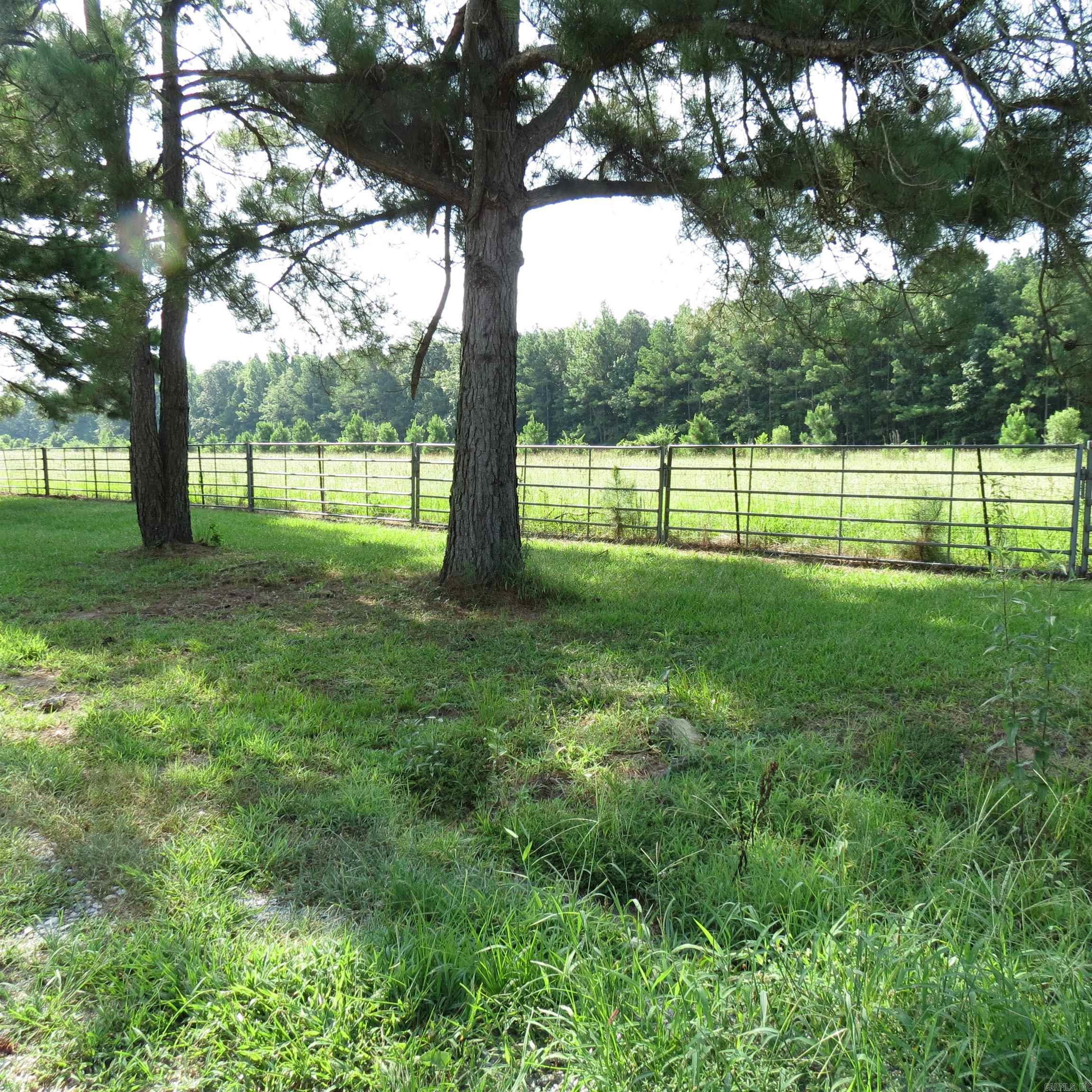 9201 Old Warren  Pine Bluff, AR