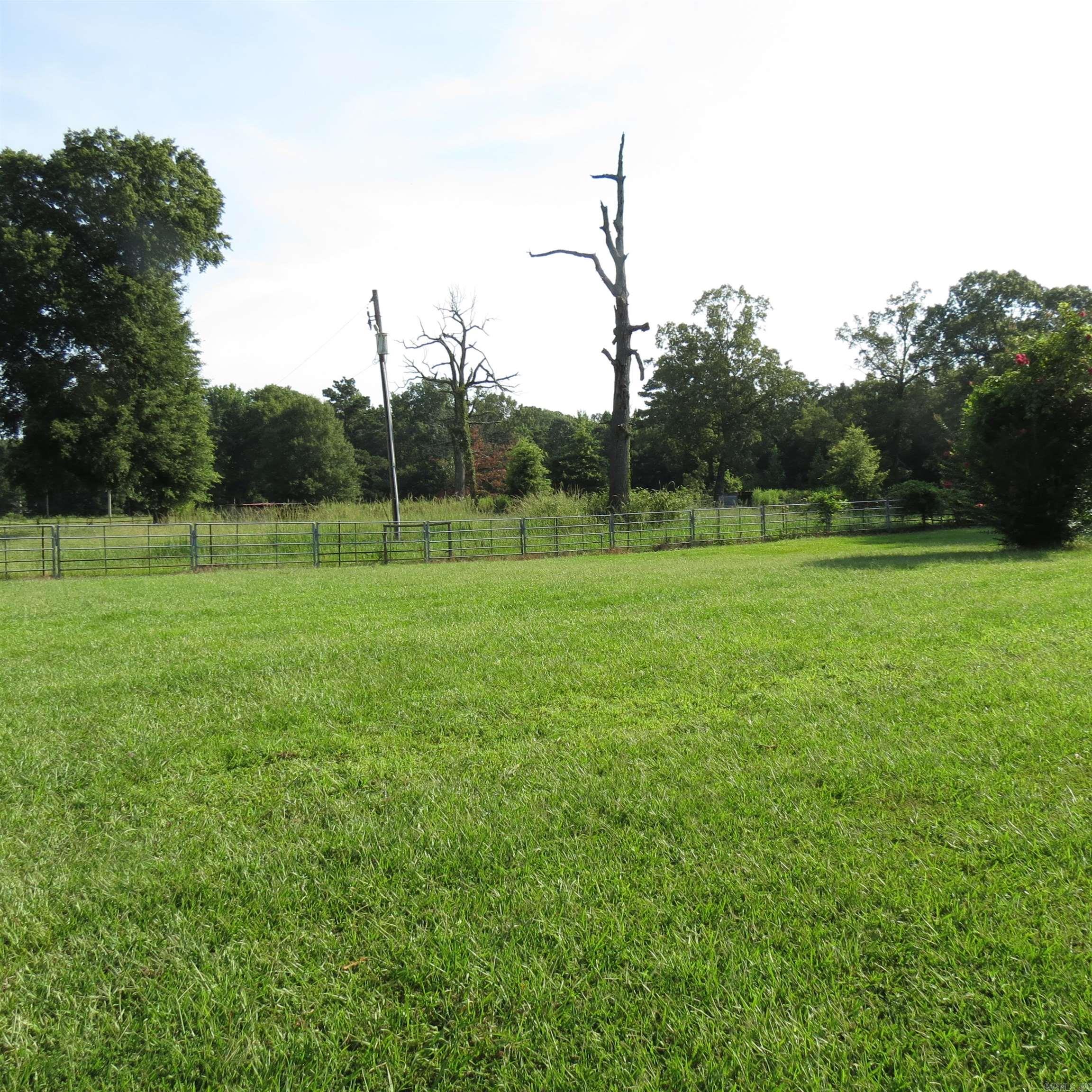 9201 Old Warren  Pine Bluff, AR