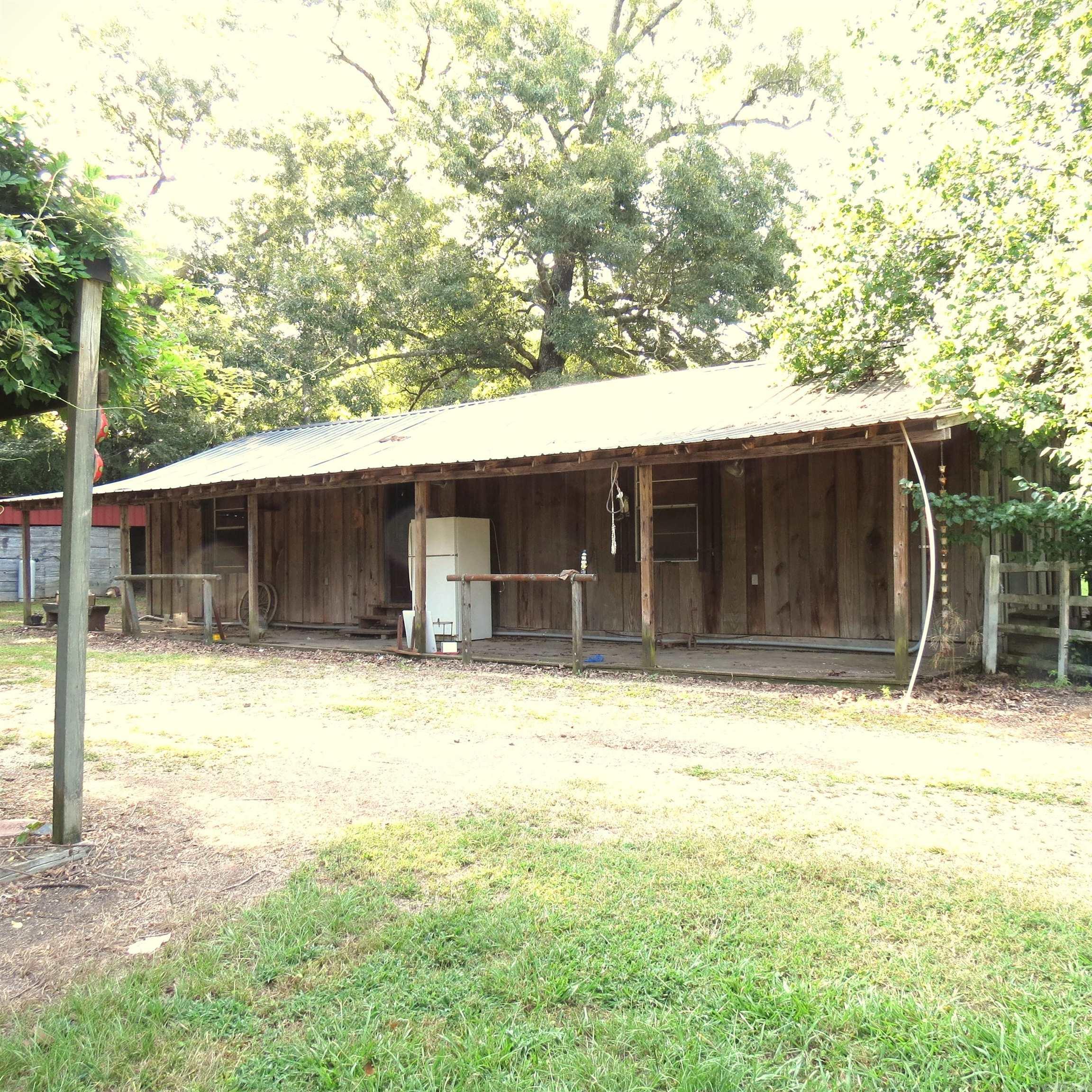 9201 Old Warren  Pine Bluff, AR