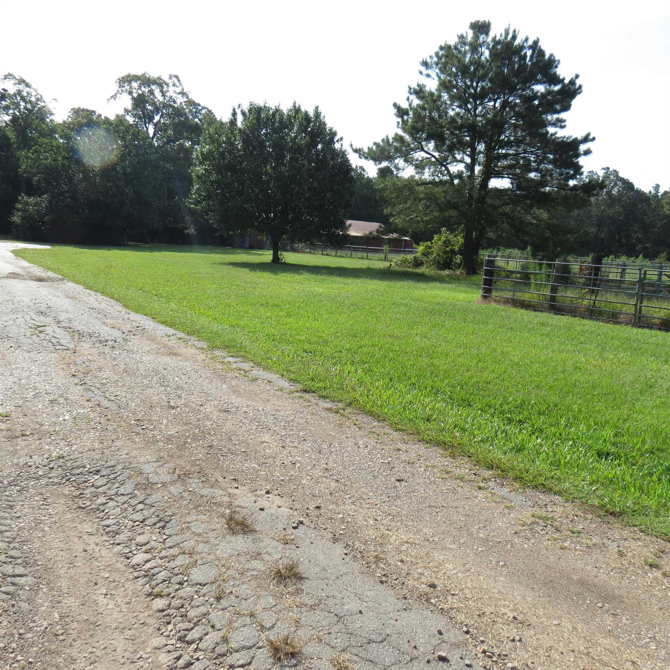 9201 Old Warren  Pine Bluff, AR