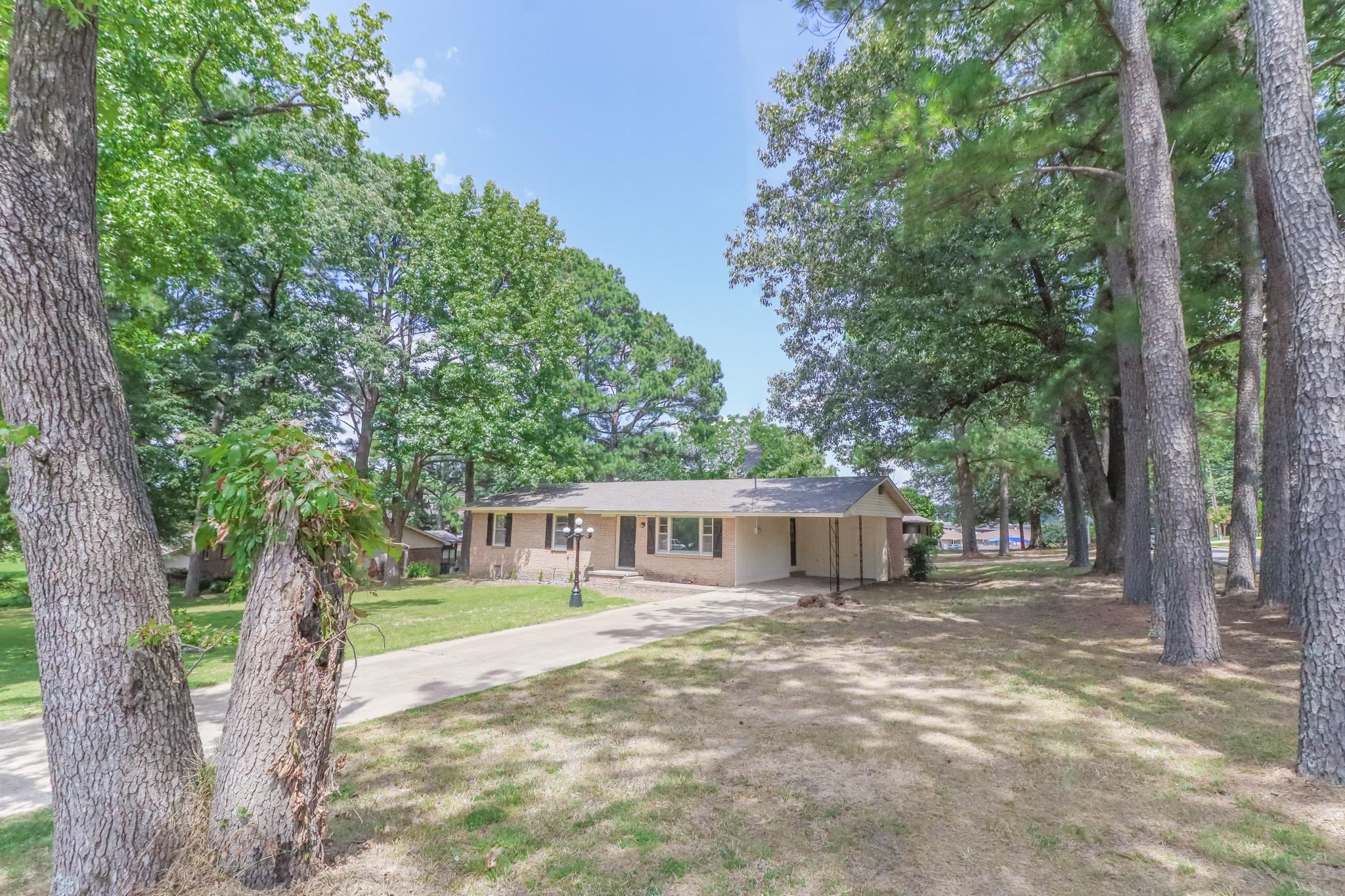 912 Oakdale  Jonesboro, AR