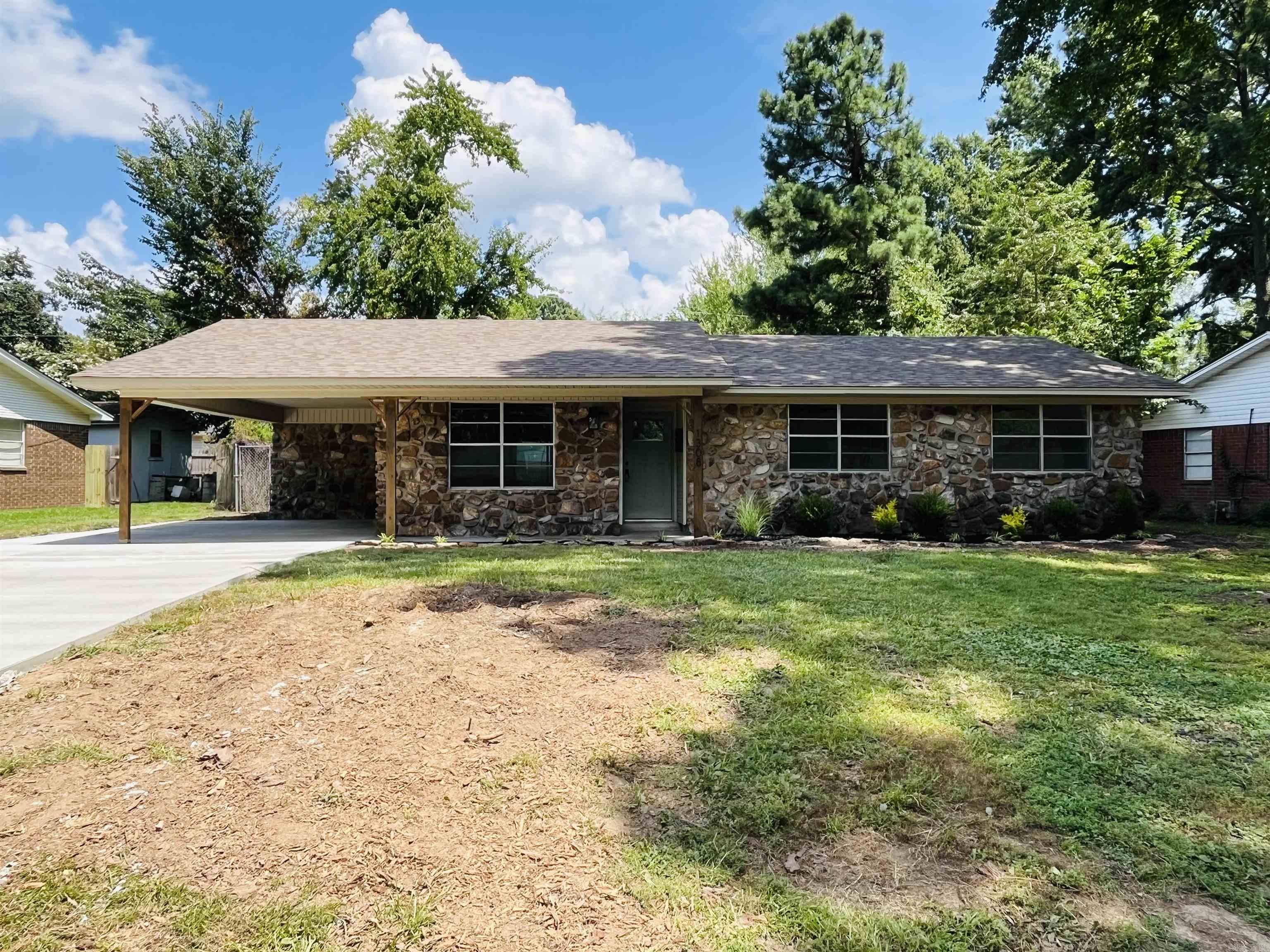 1308 Sunset Dr  Conway, AR