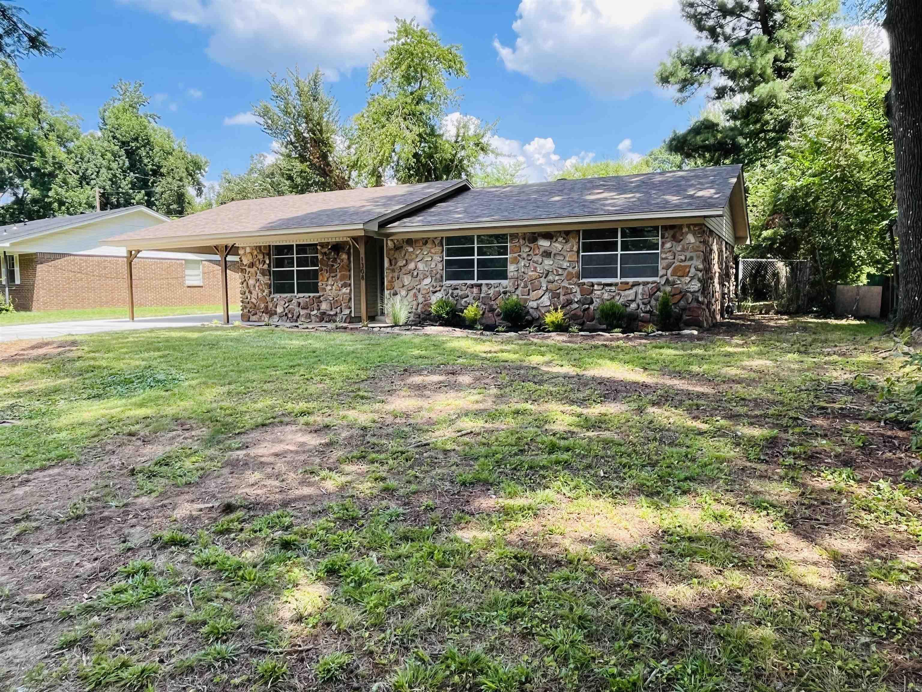 1308 Sunset Dr  Conway, AR