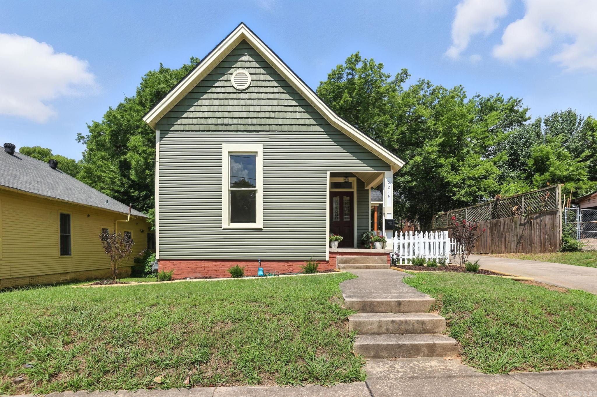 2216 Scott Street Little Rock, AR 72206