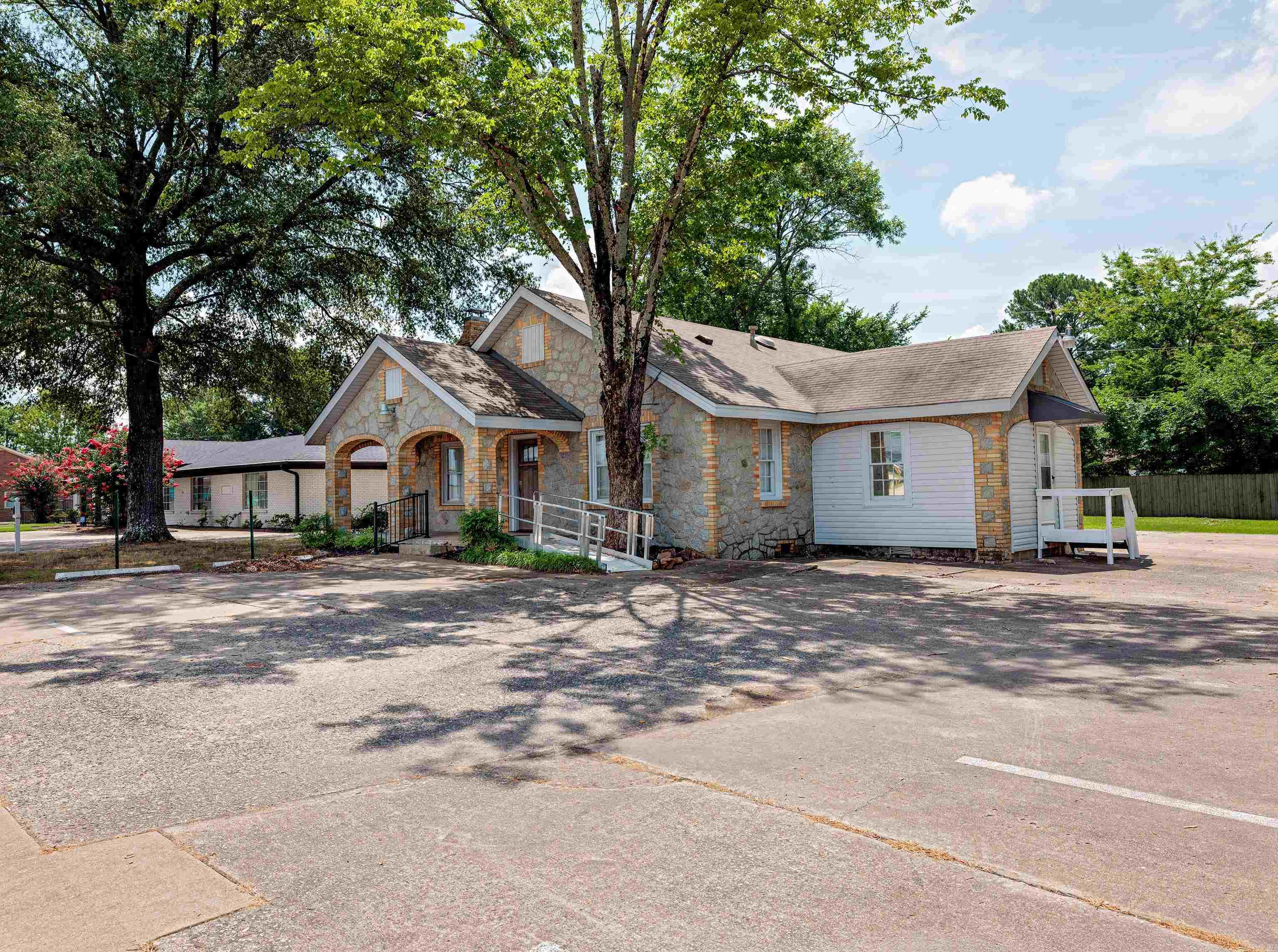 2845 W Prince  Conway, AR
