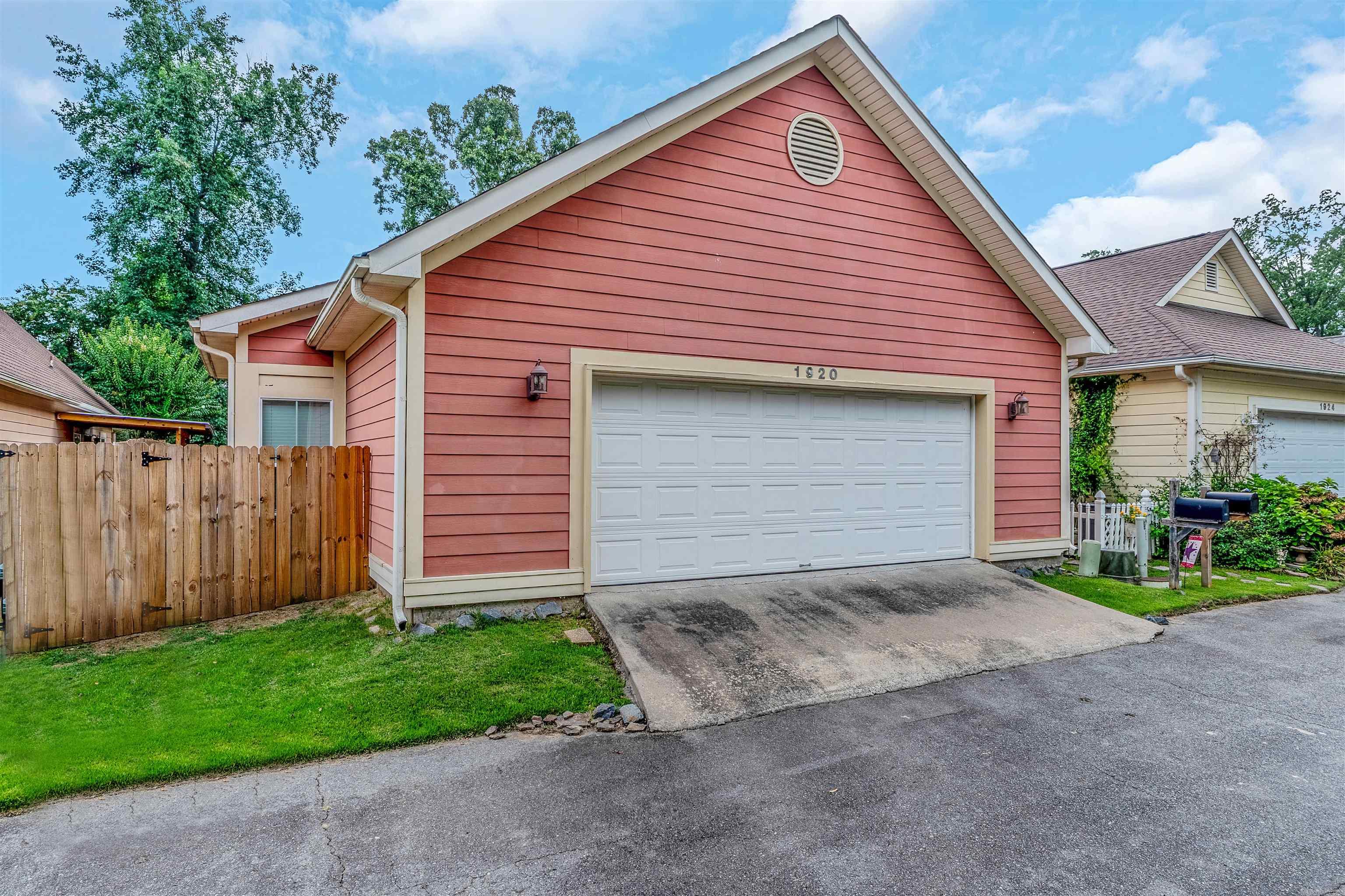 1920 Stagecoach Village Cir  Little Rock, AR