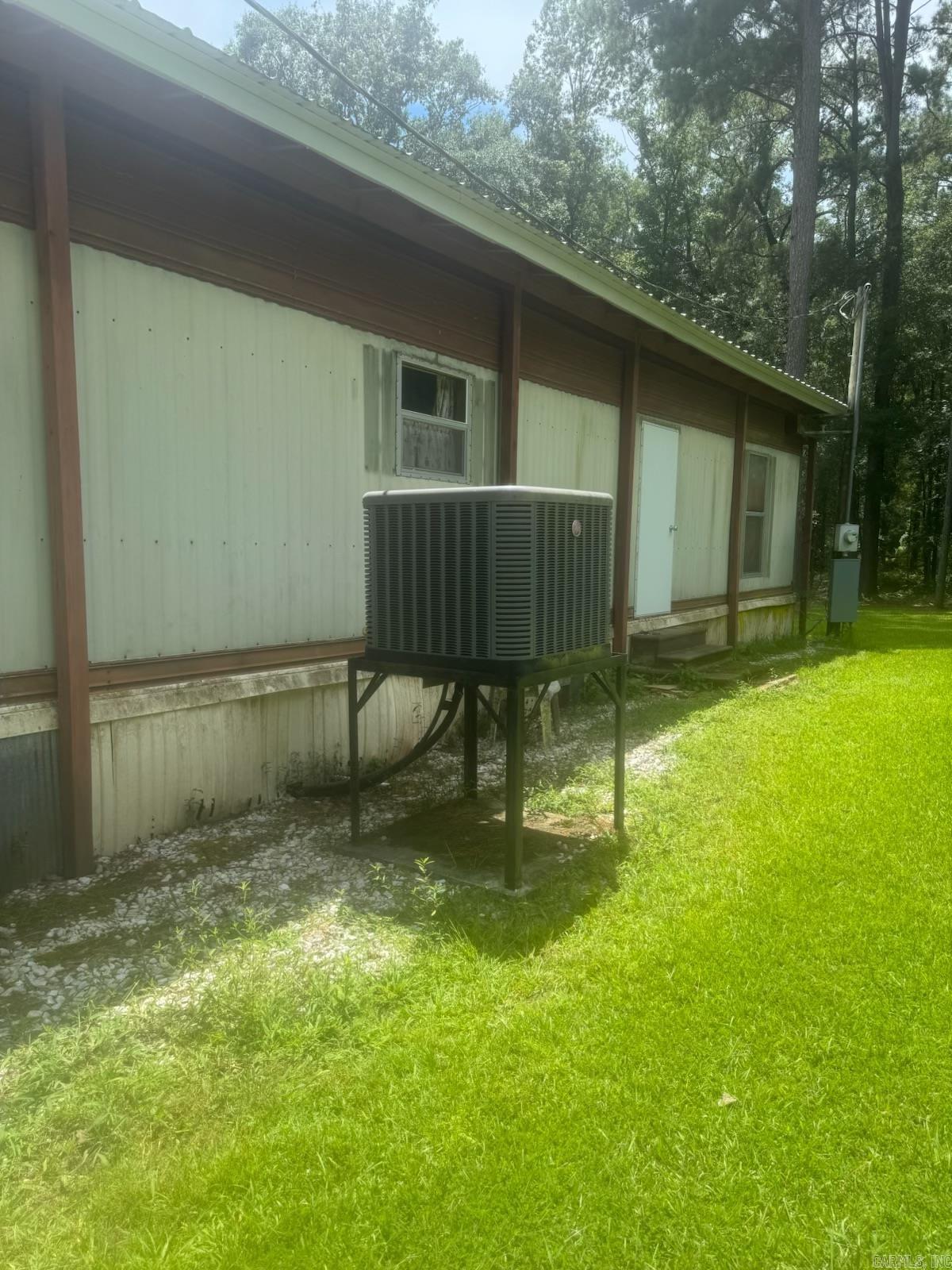 2073 N 9th  Felsenthal, AR