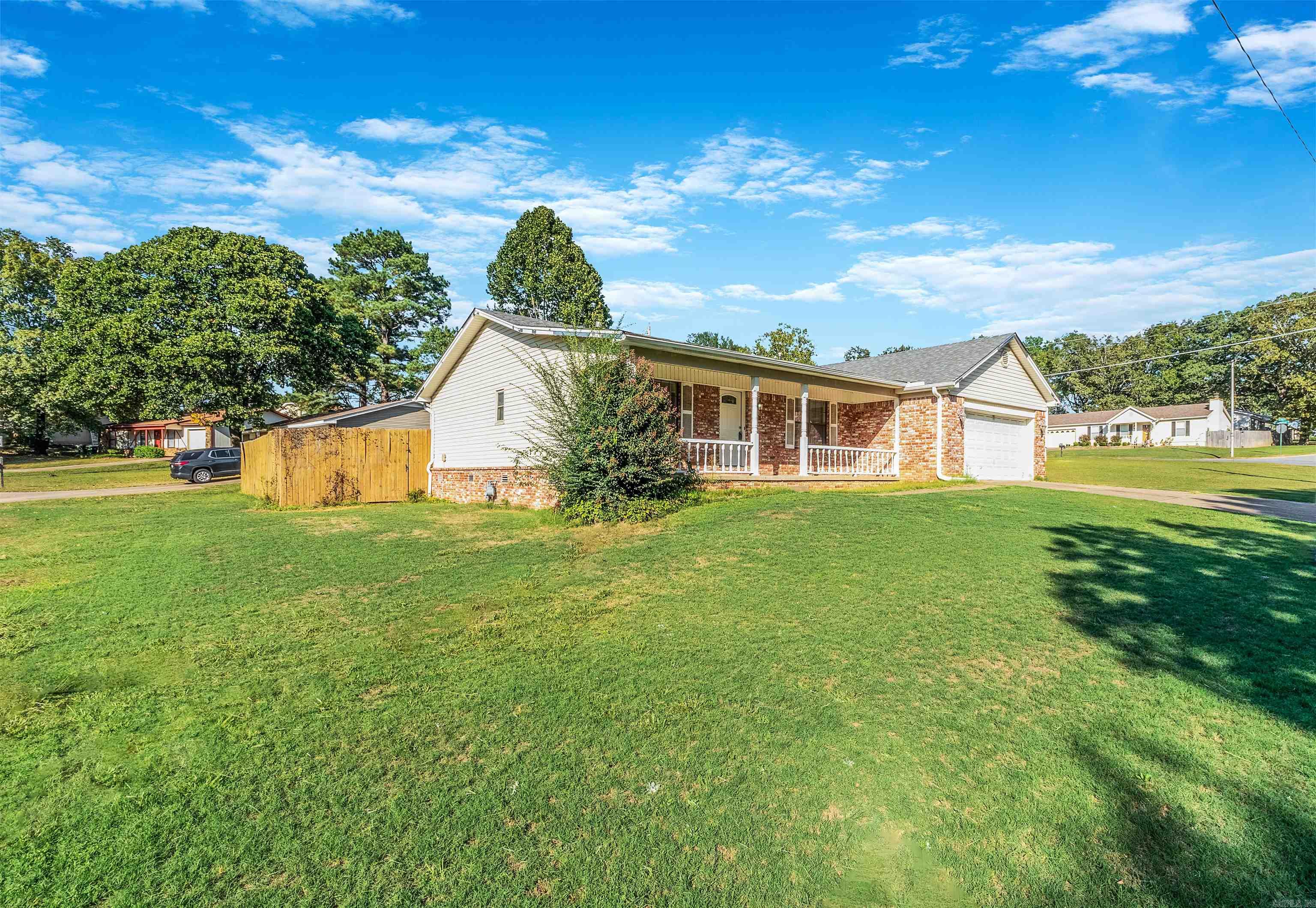 201 Autumnbrook  Sherwood, AR