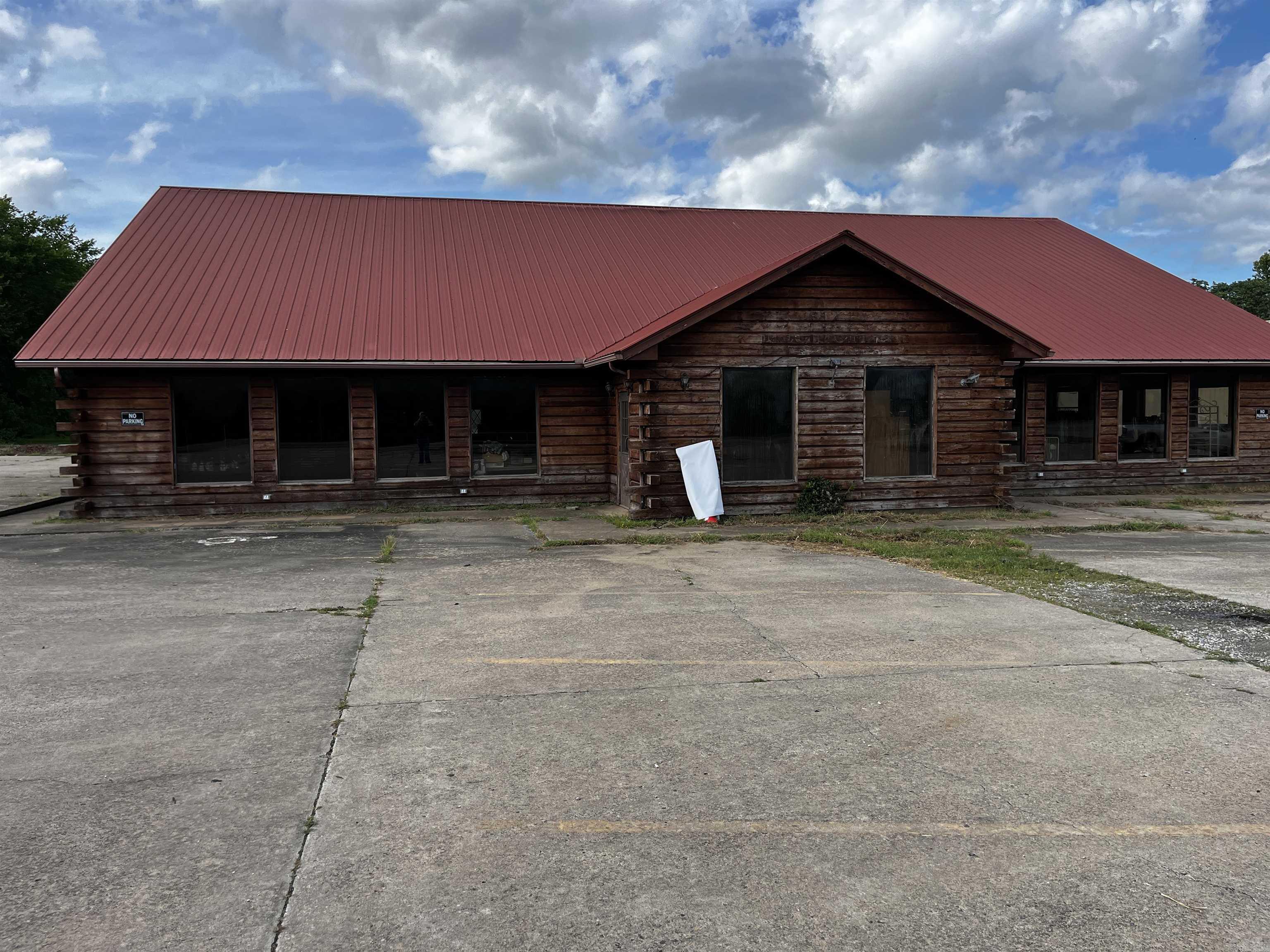 1004 N Hwy 65  Marshall, AR