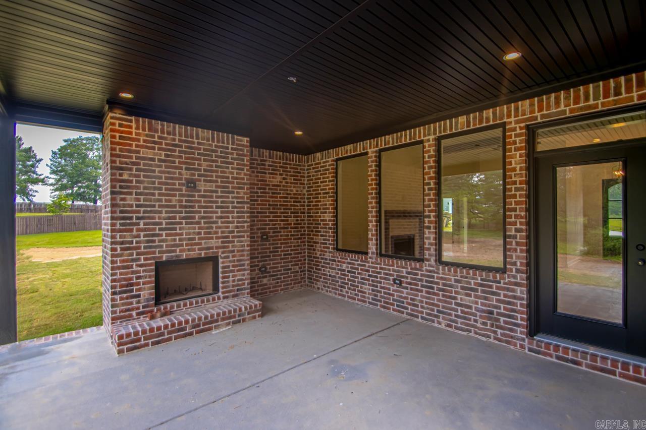 5676 Shore Drive  Hensley, AR