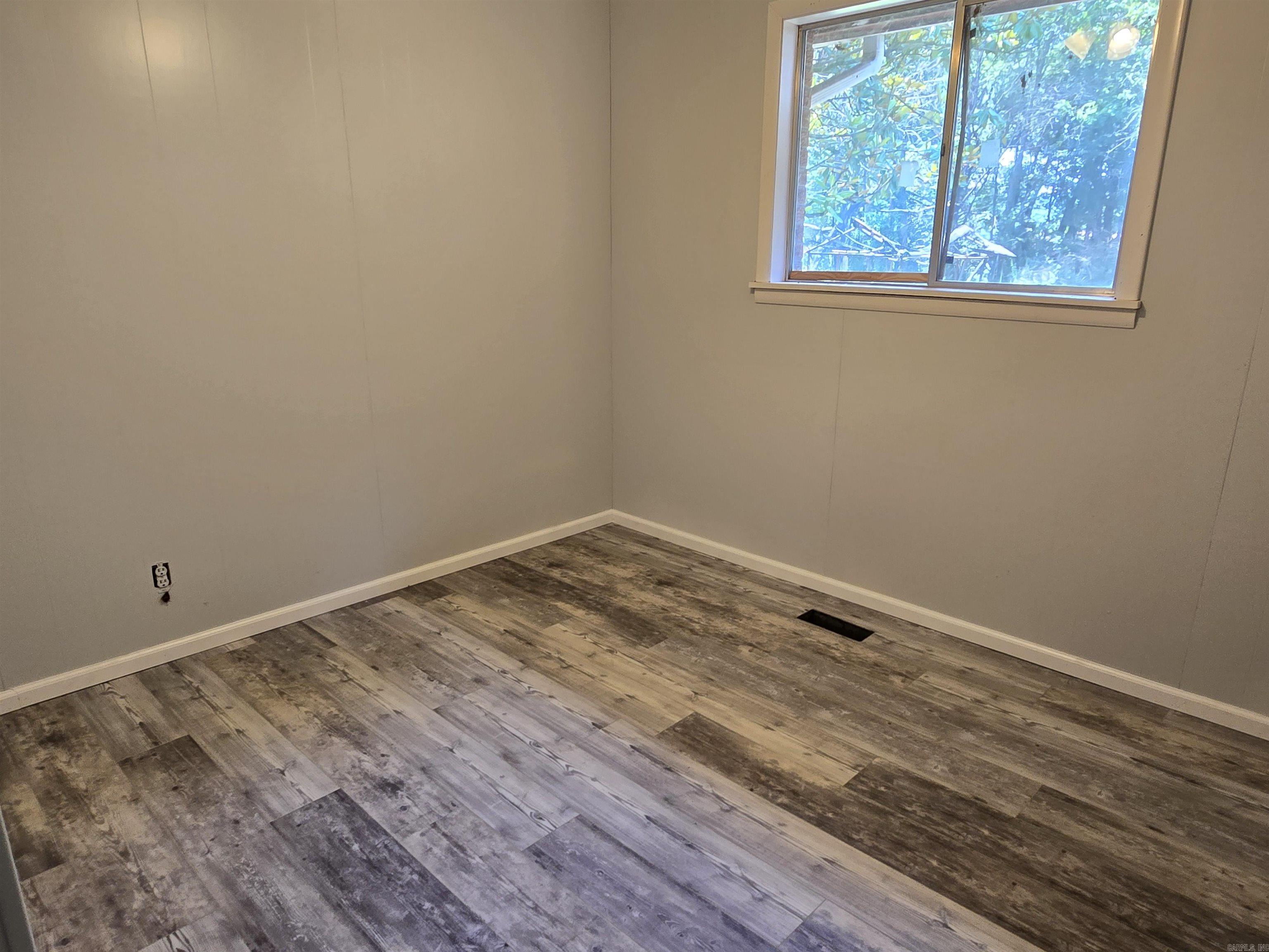 1800 White  Batesville, AR