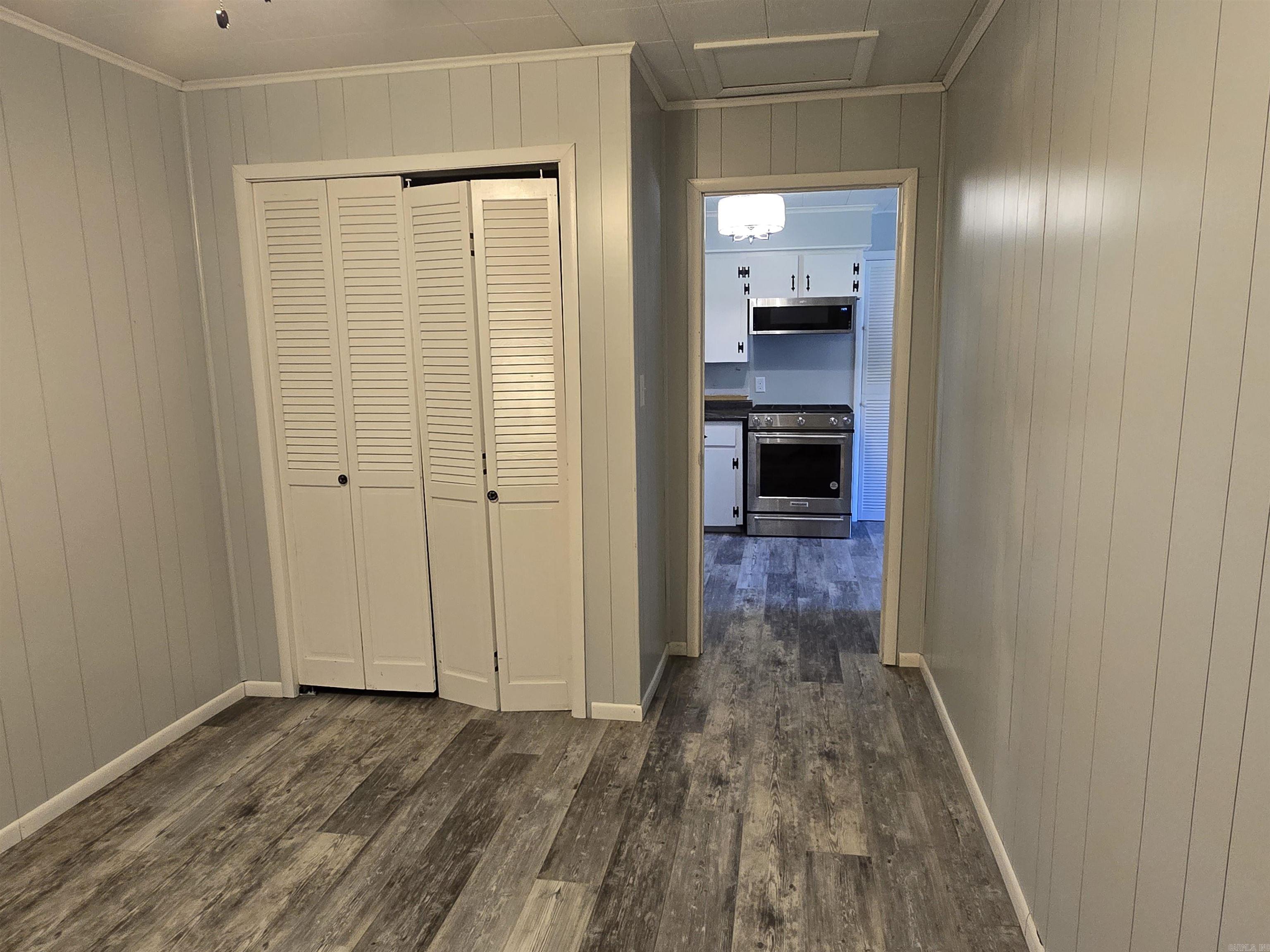 1800 White  Batesville, AR