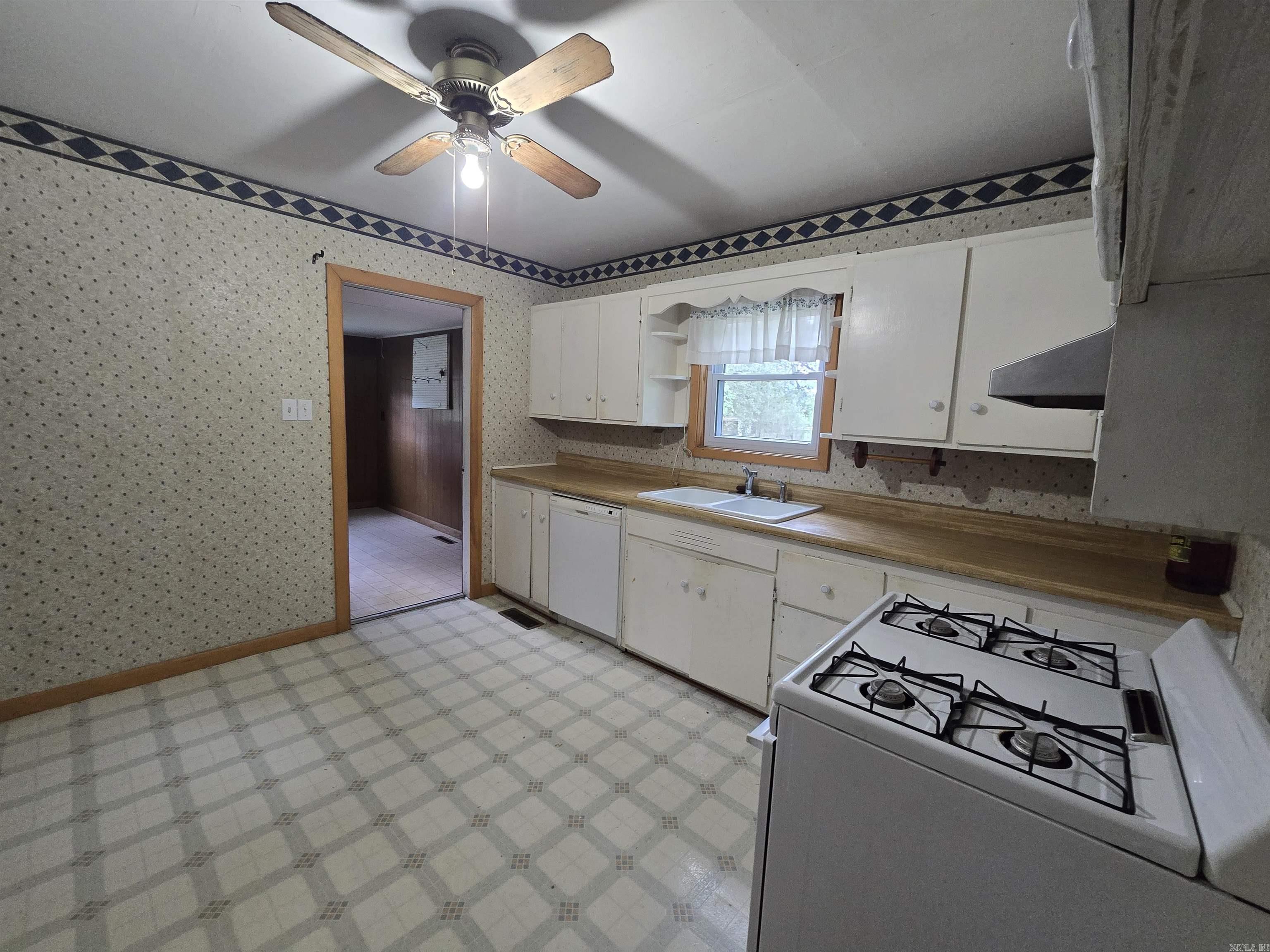19 Misty  Cave City, AR